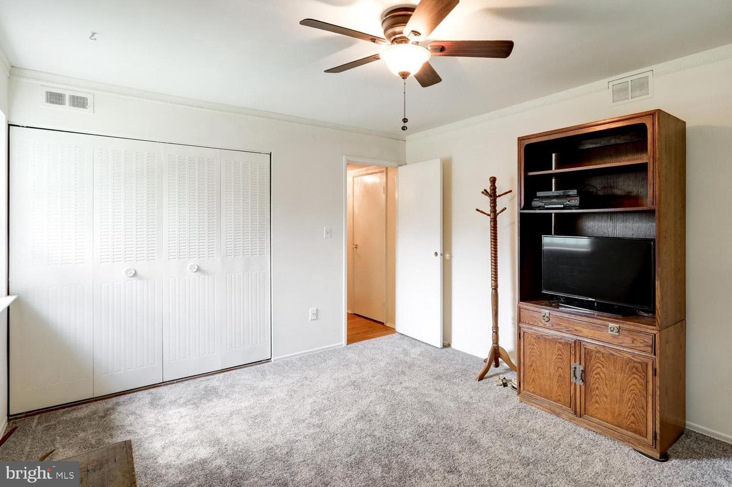 397 Valleybrook Drive photo 16