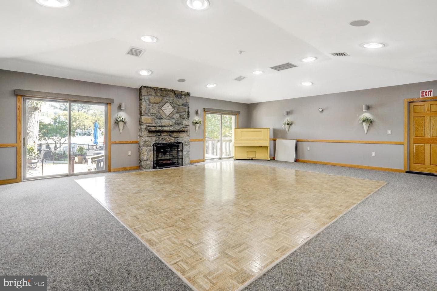 397 Valleybrook Drive photo 43
