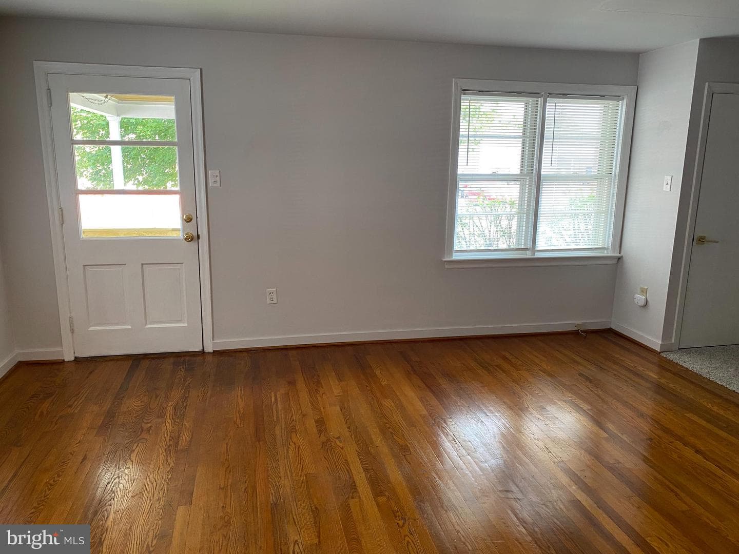 836 2nd Street photo 4