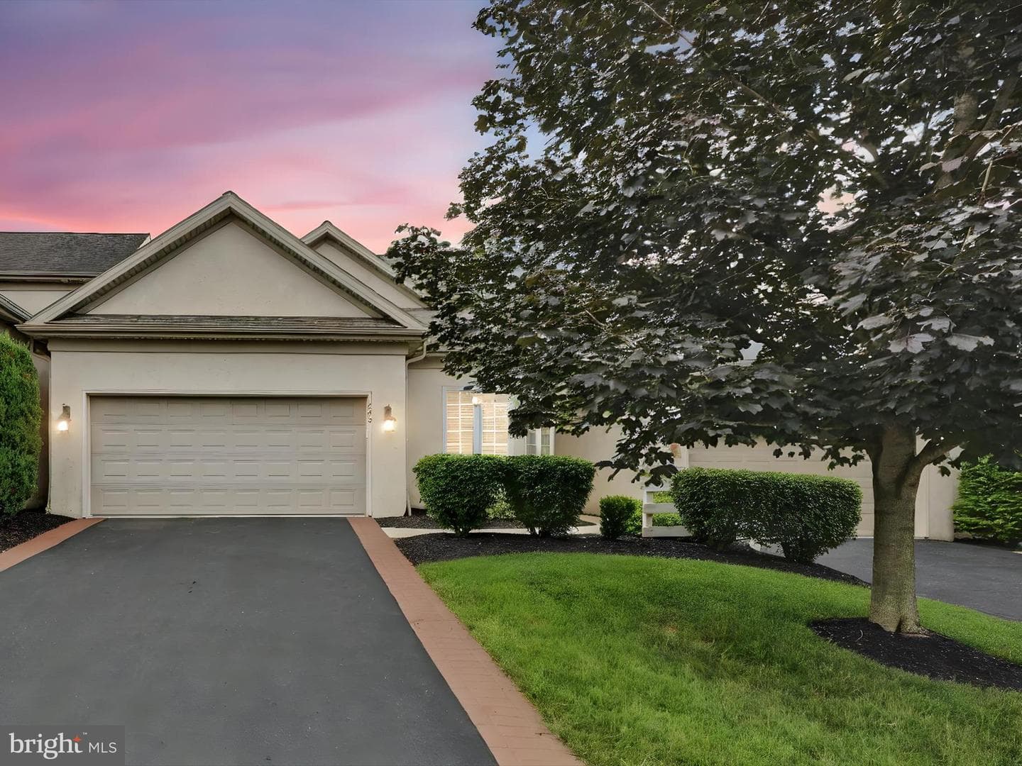 660 Woodfield Drive photo 2