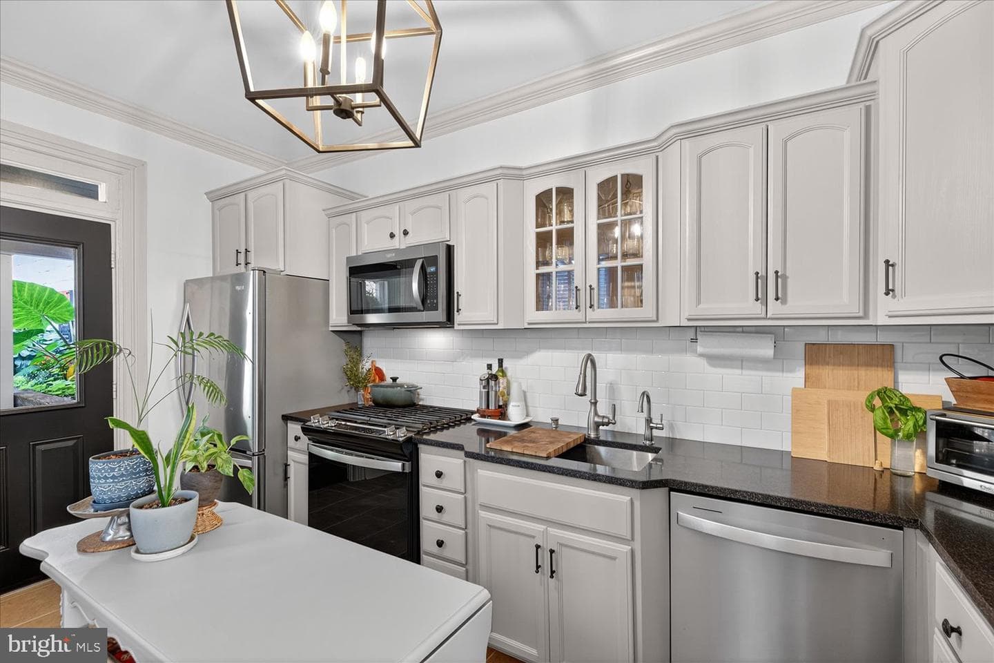 403 N Queen Street photo 14