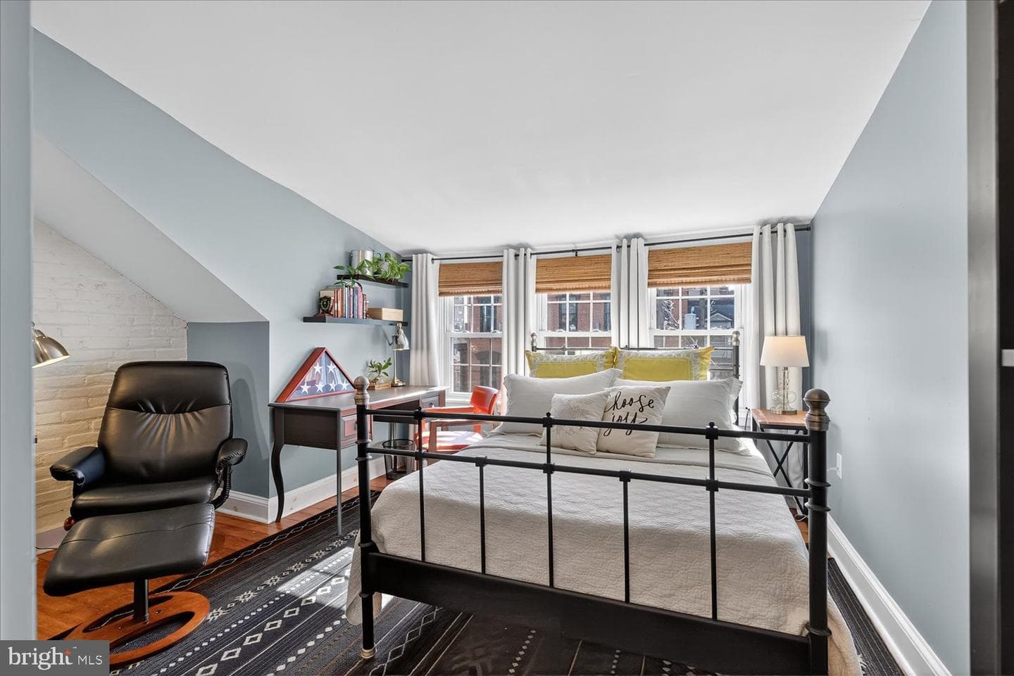 403 N Queen Street photo 33
