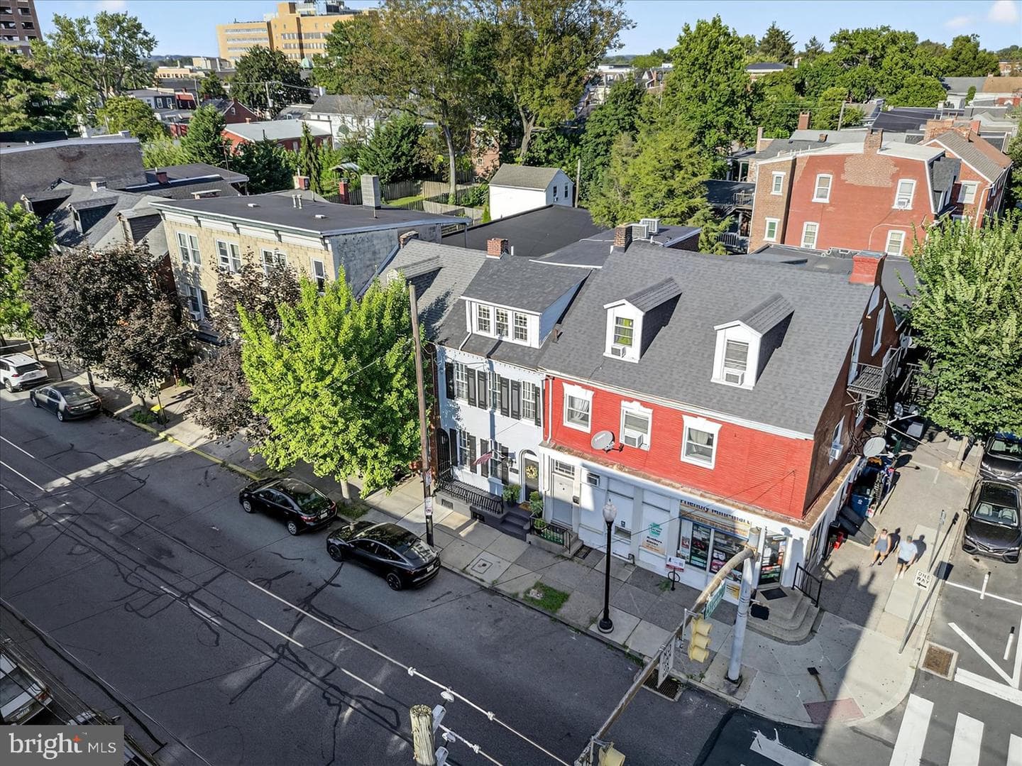 403 N Queen Street photo 4