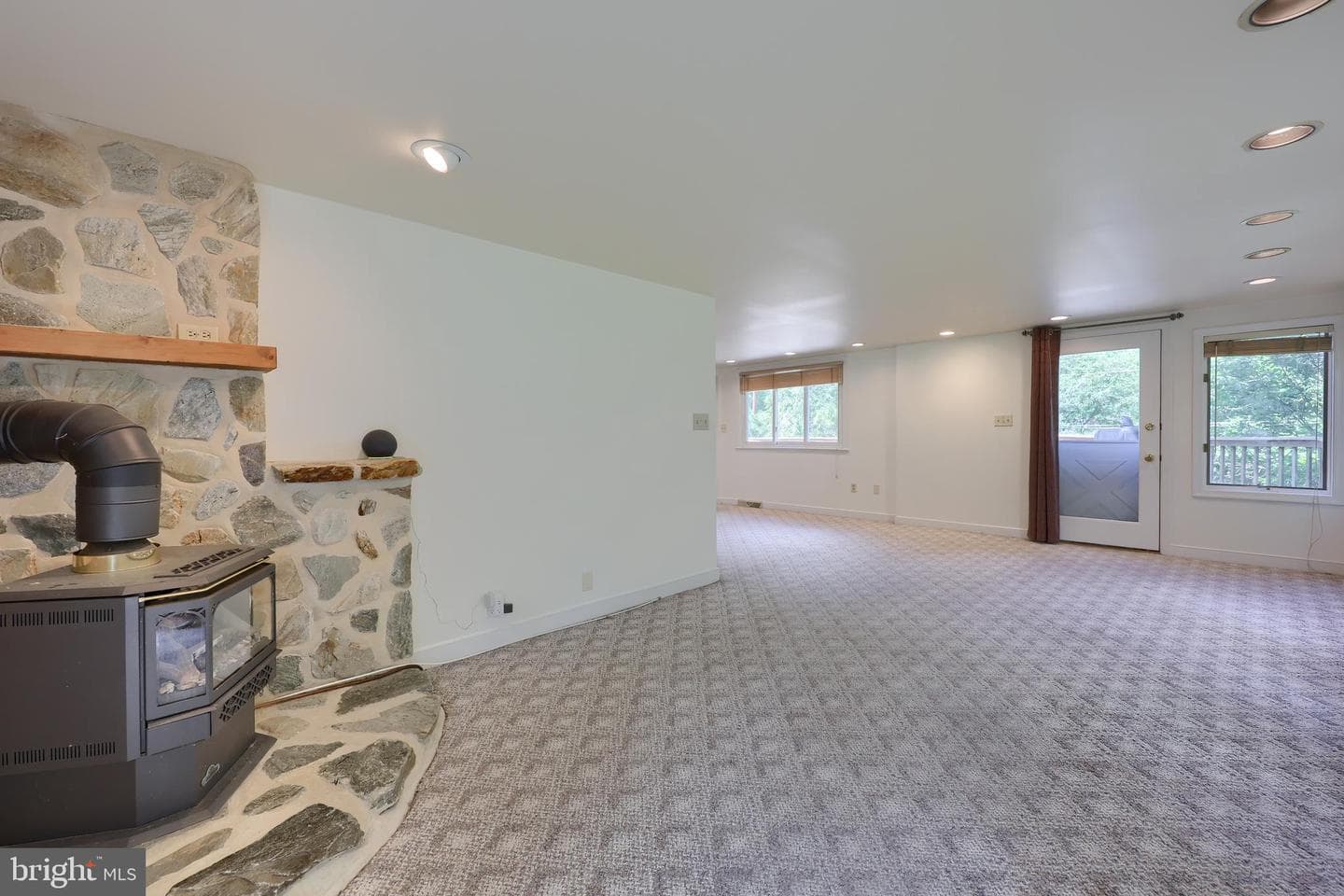 1075 Richmond Road photo 13
