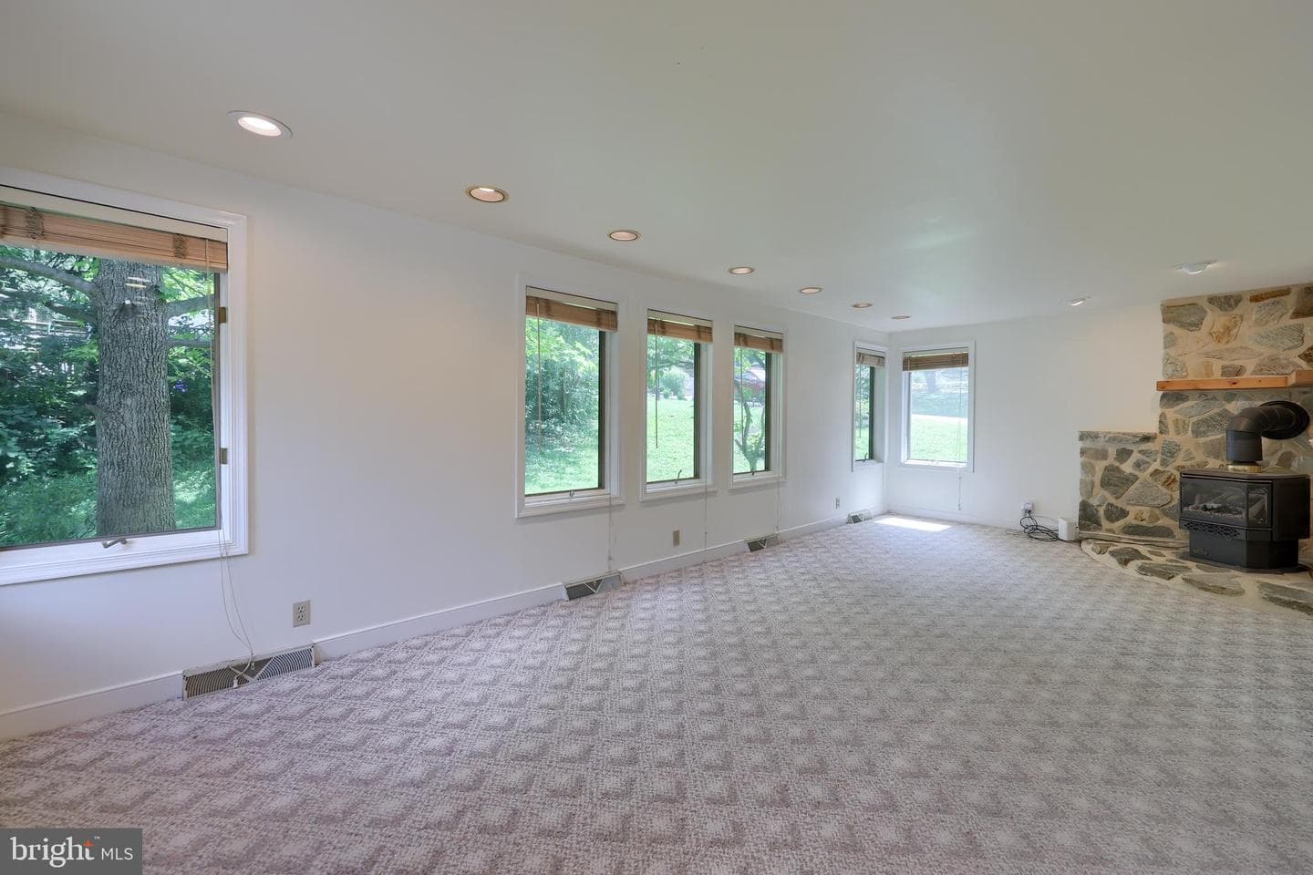 1075 Richmond Road photo 15