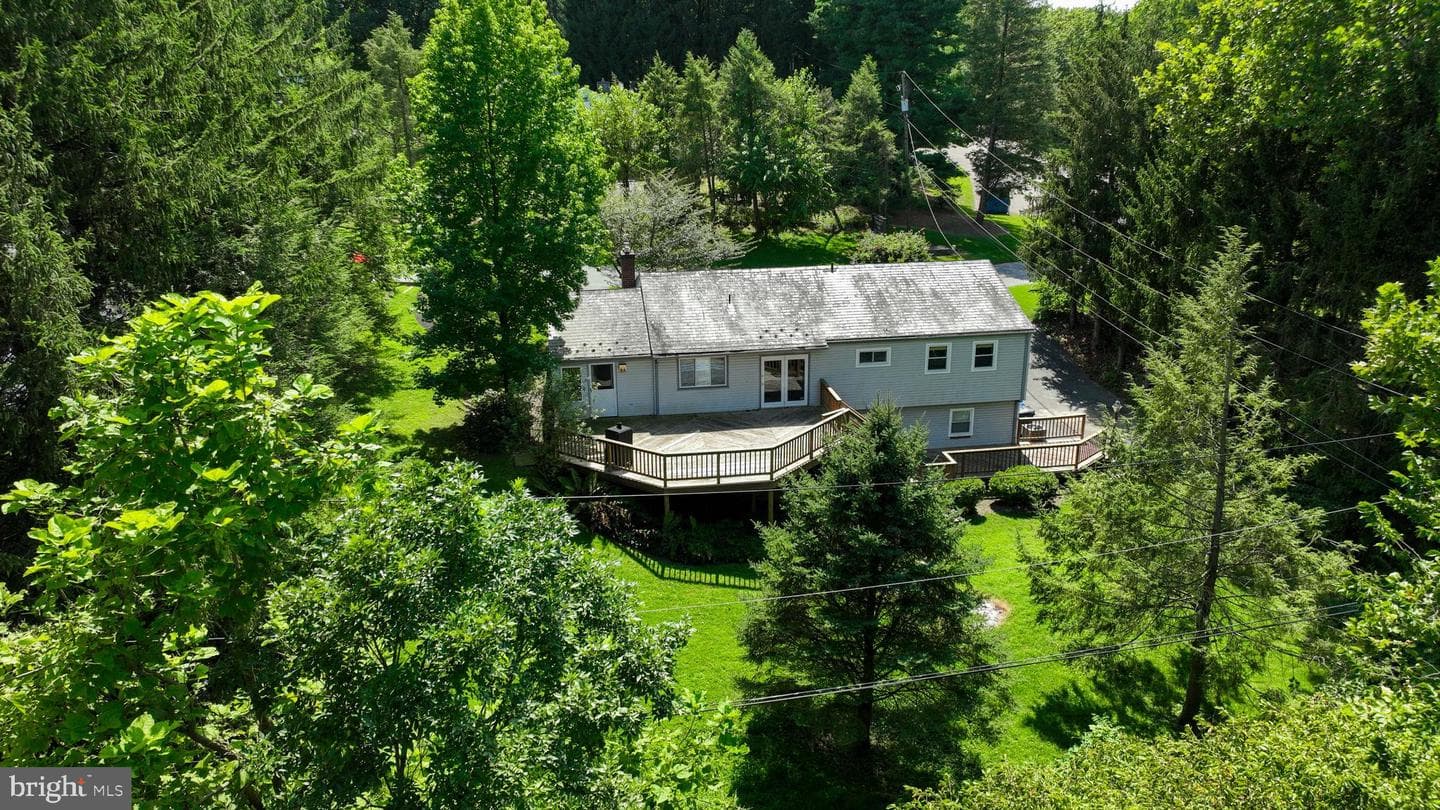 1075 Richmond Road photo 48