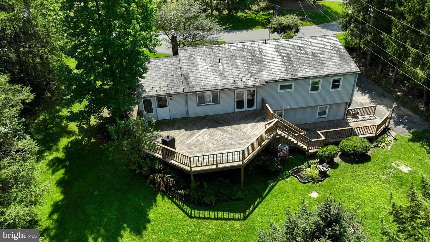 1075 Richmond Road photo 49