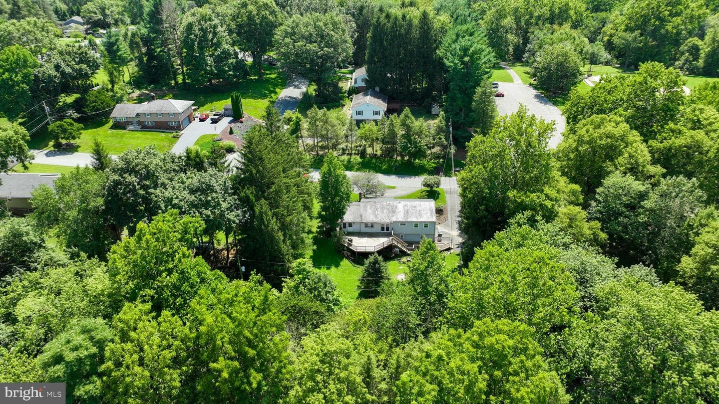 1075 Richmond Road photo 50