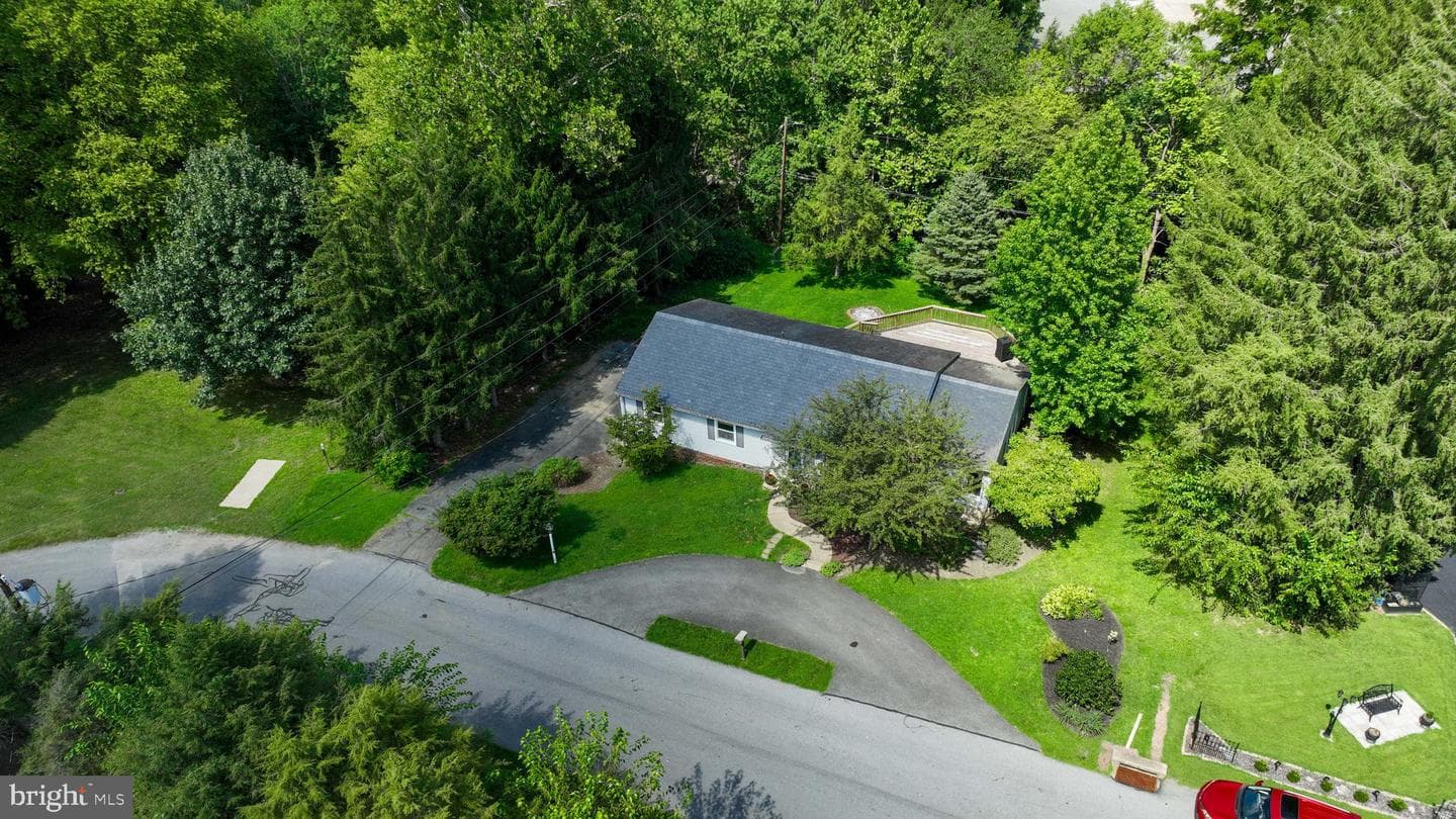 1075 Richmond Road photo 52