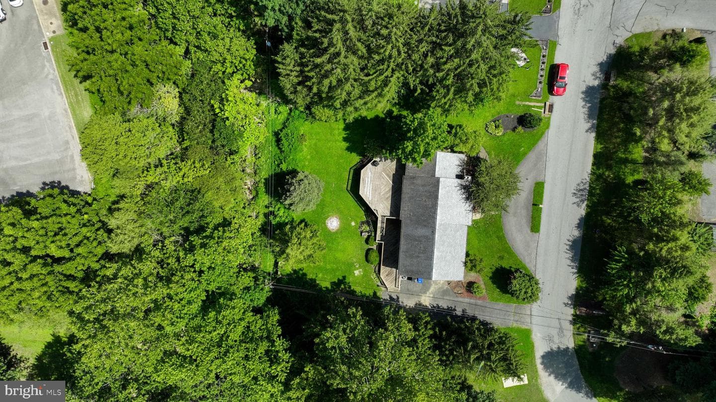 1075 Richmond Road photo 68