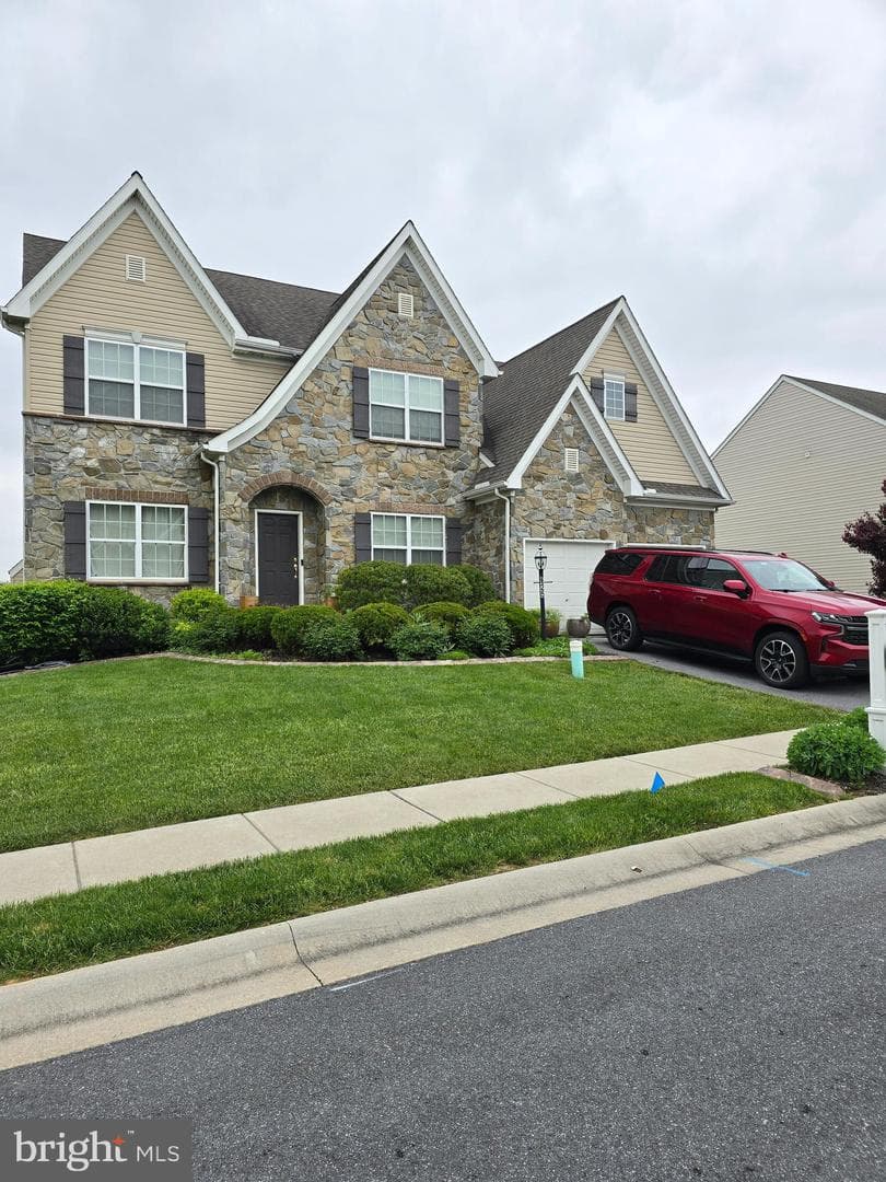 625 Warminster Lane photo 1
