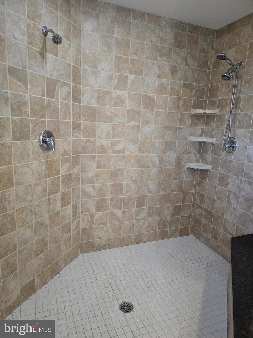 625 Warminster Lane photo 35