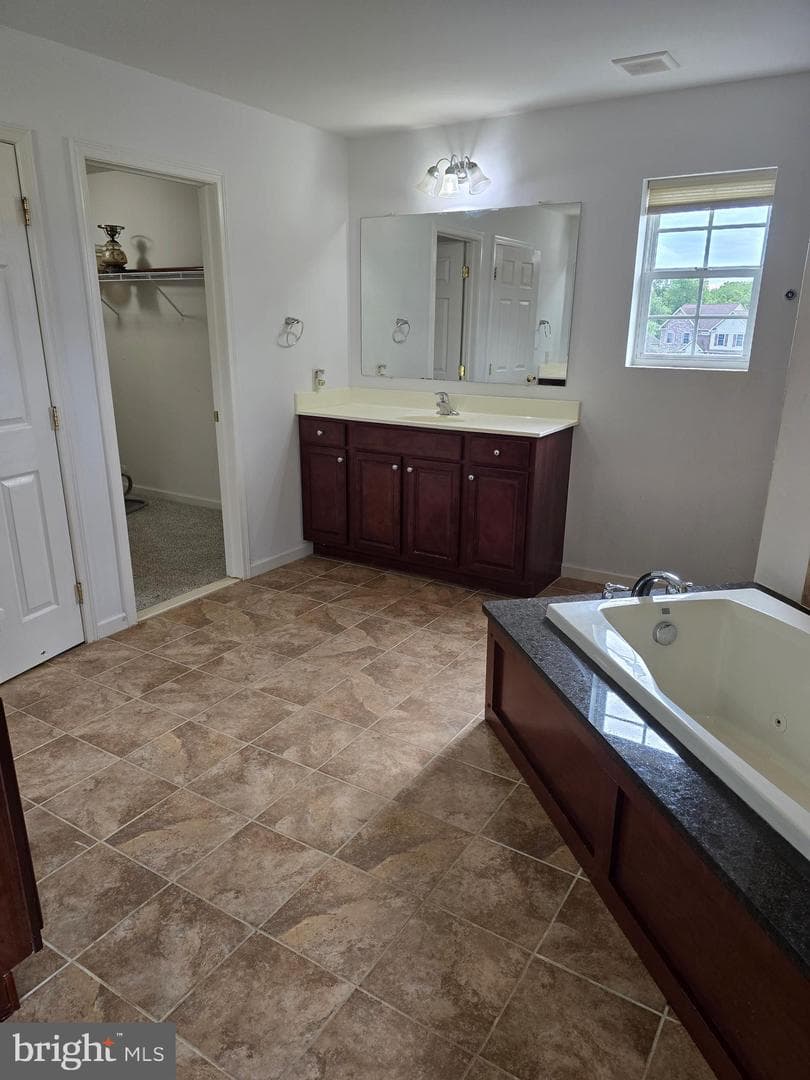 625 Warminster Lane photo 38