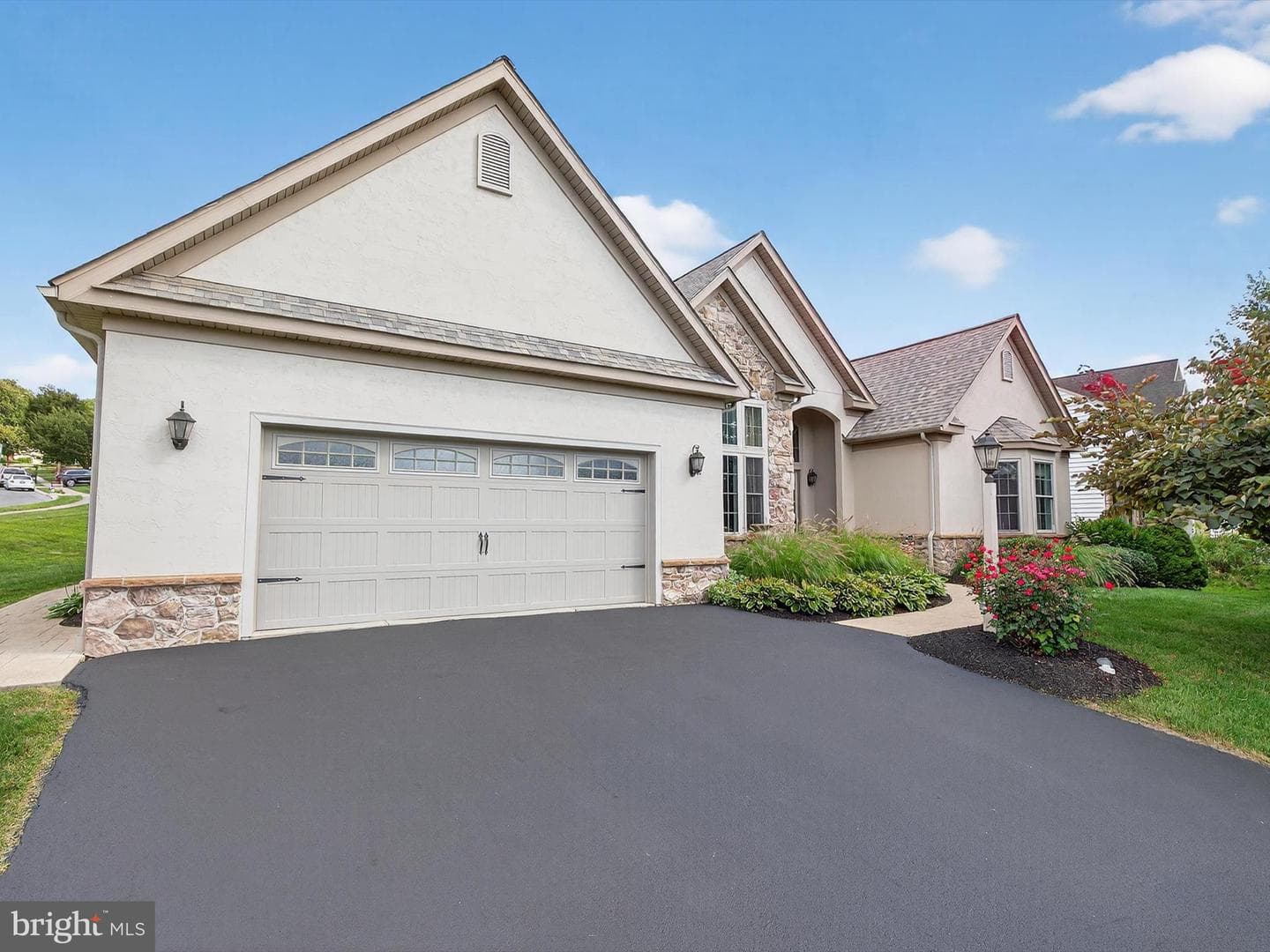667 Golden Eagle Way photo 2