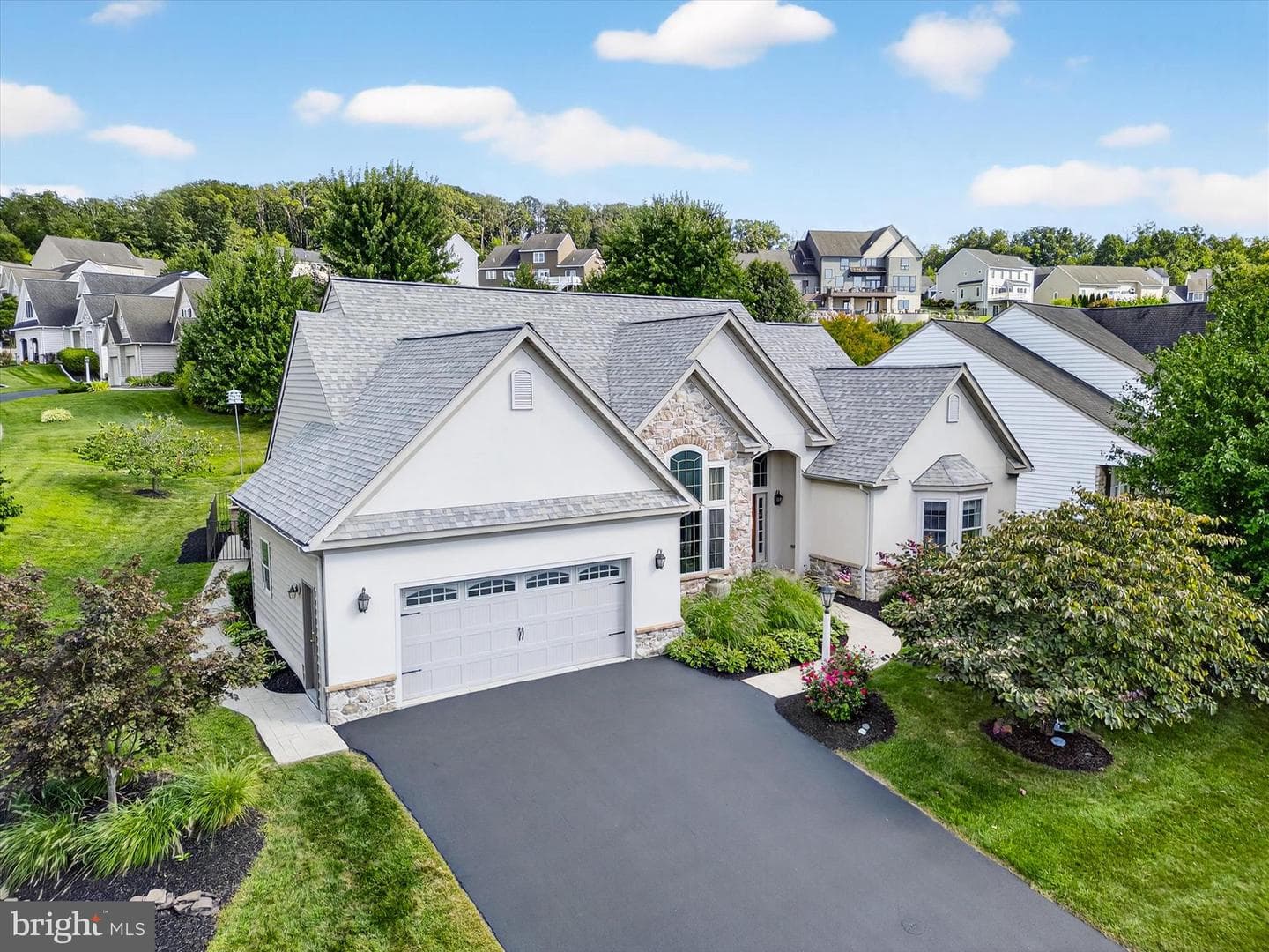 667 Golden Eagle Way photo 3