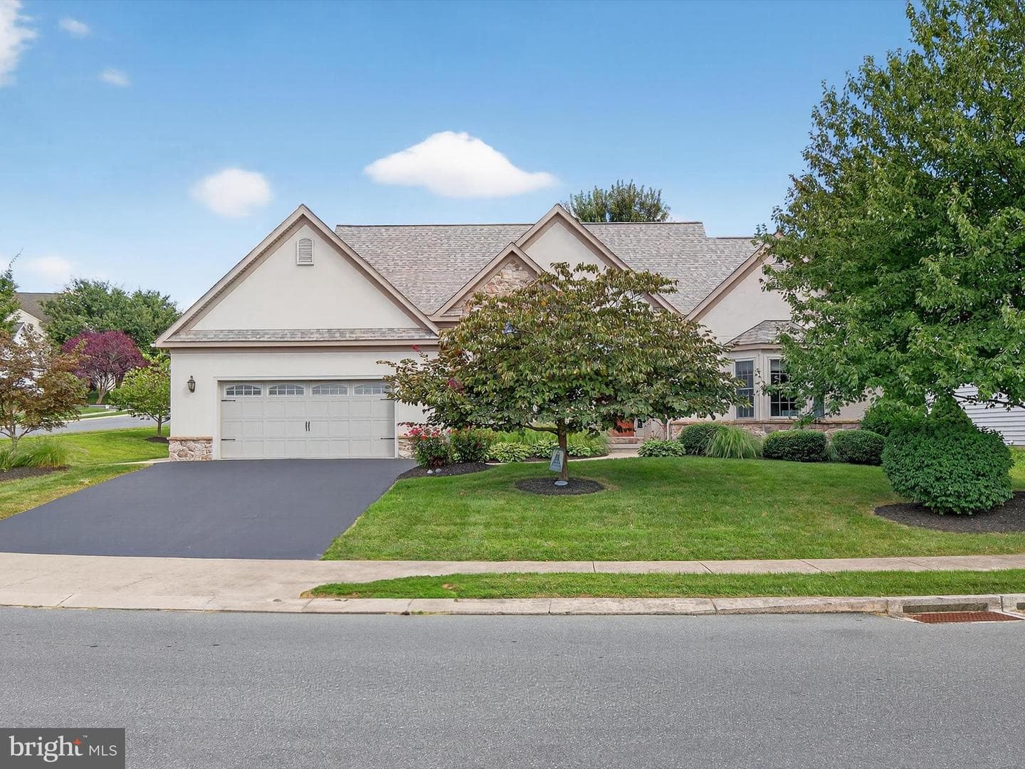 667 Golden Eagle Way photo 5