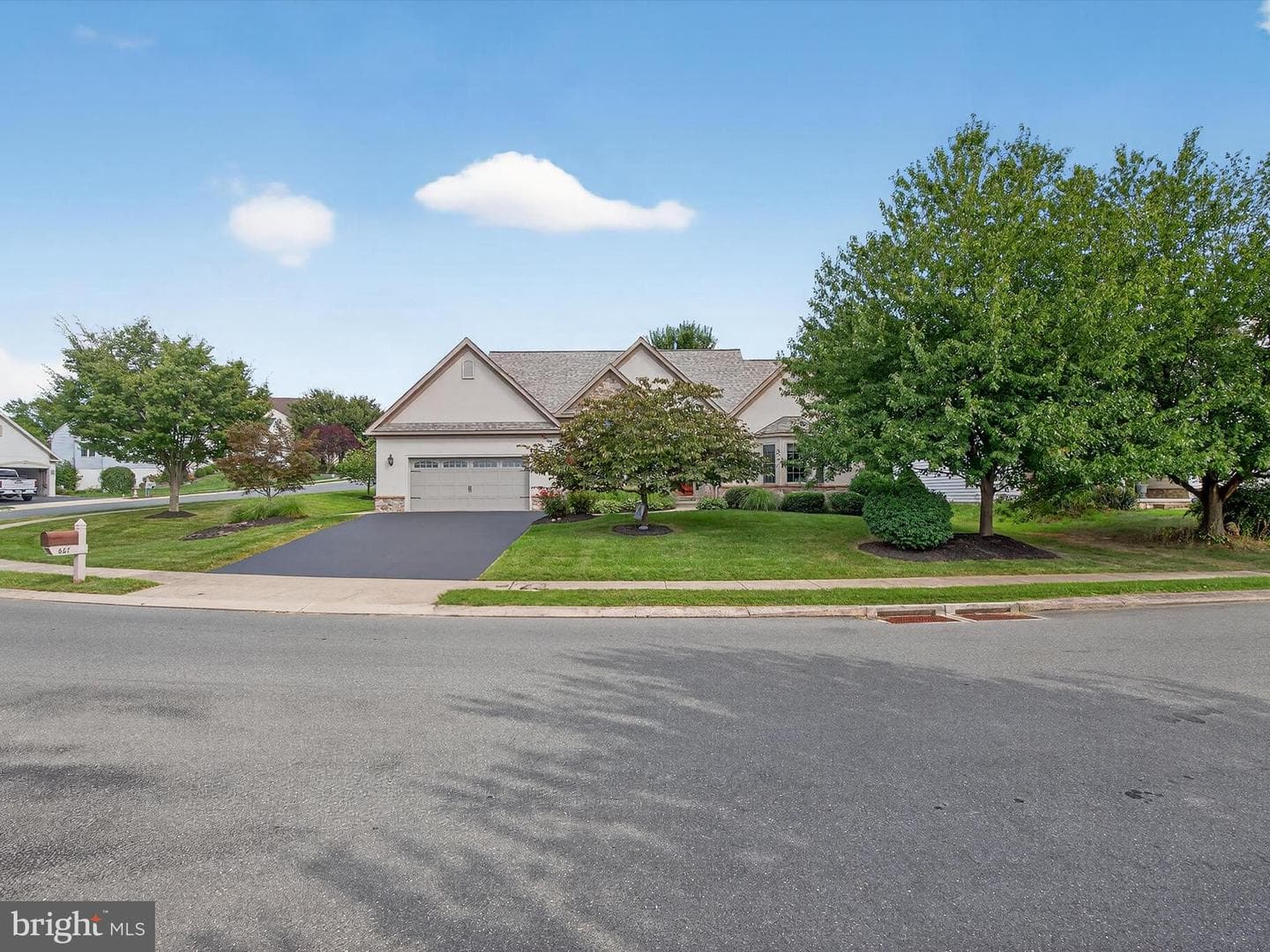 667 Golden Eagle Way photo 6