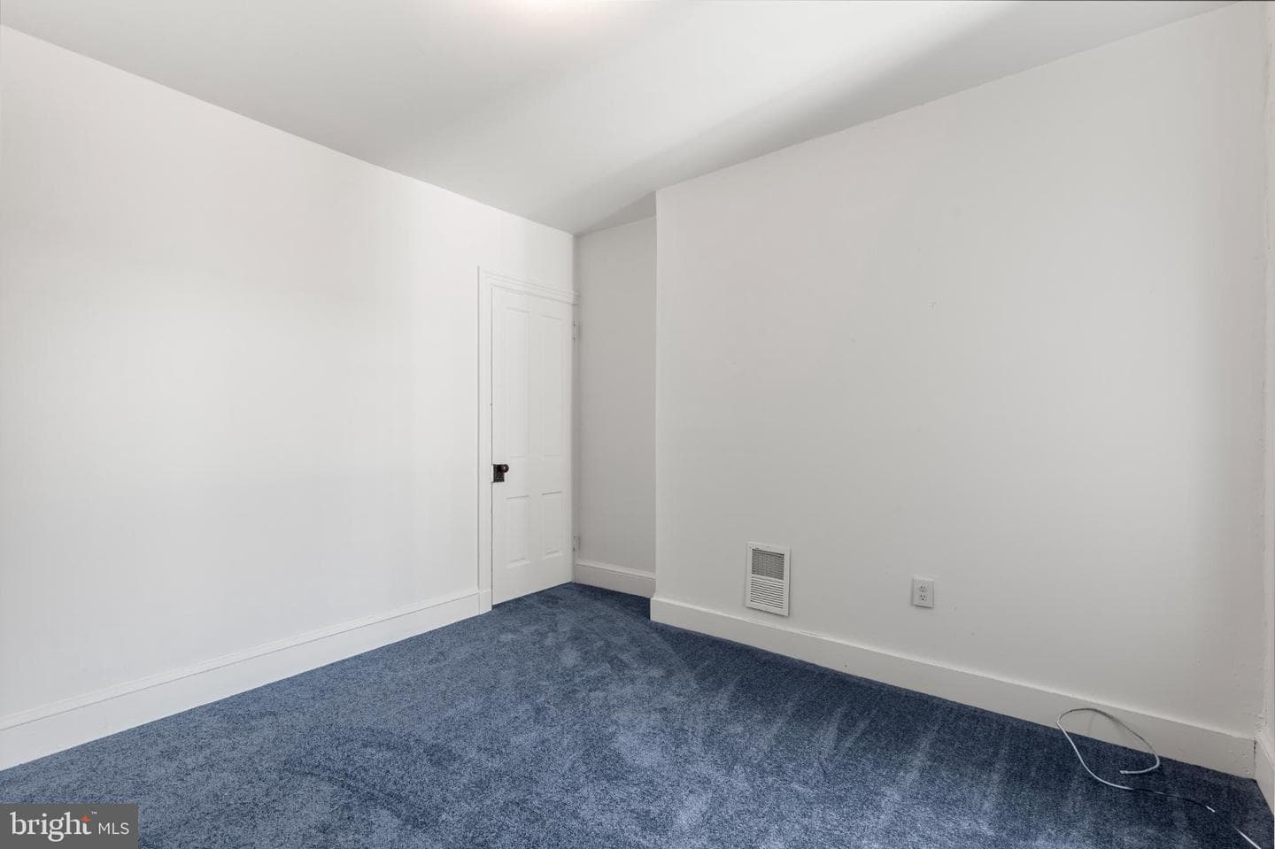 475 Locust Street photo 17