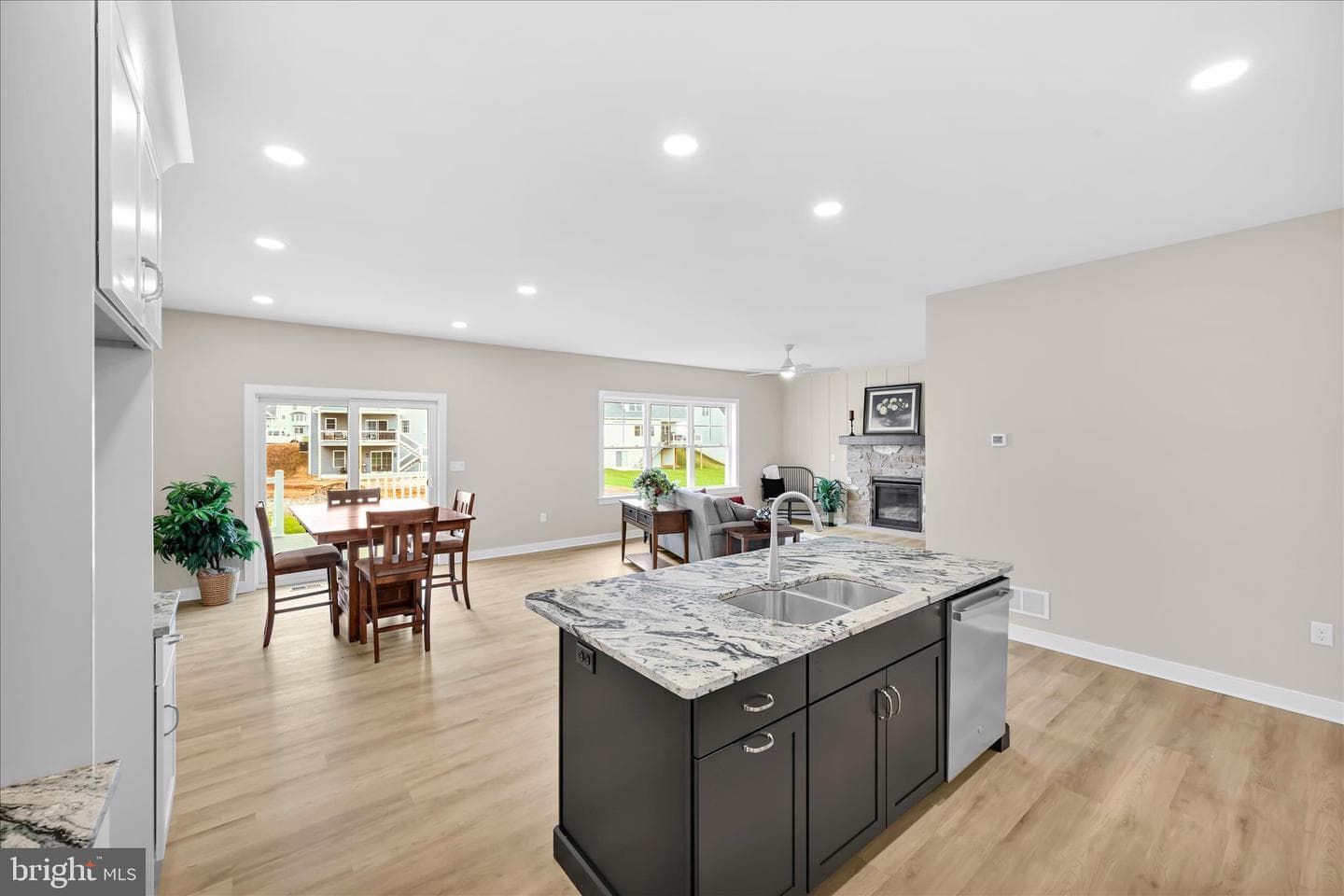126 N. West View photo 17