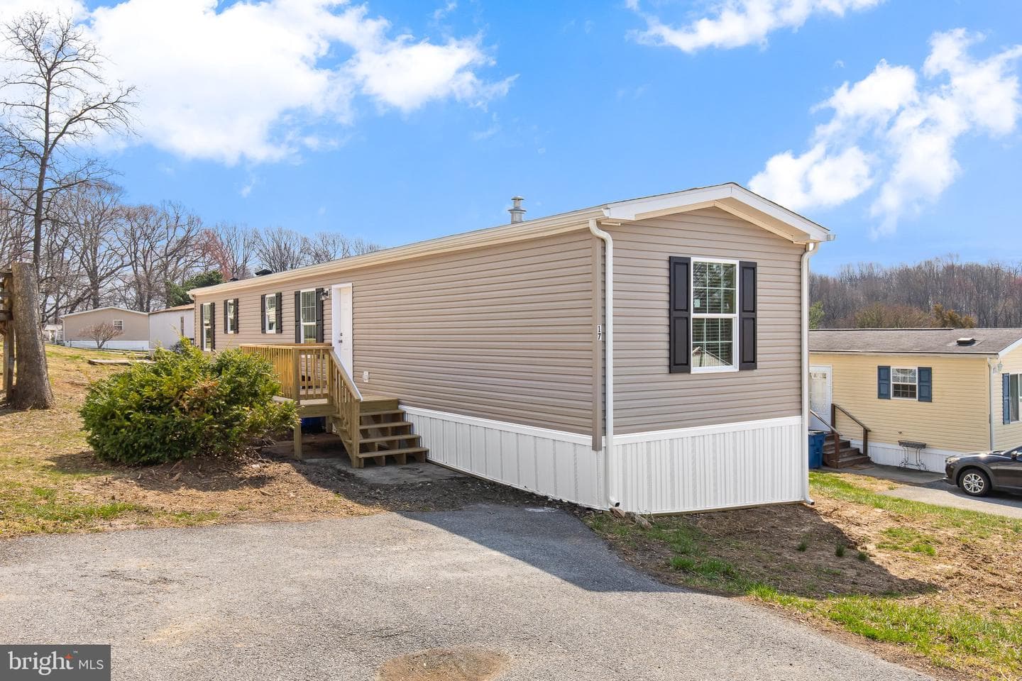 17 Ashton Dr photo 3