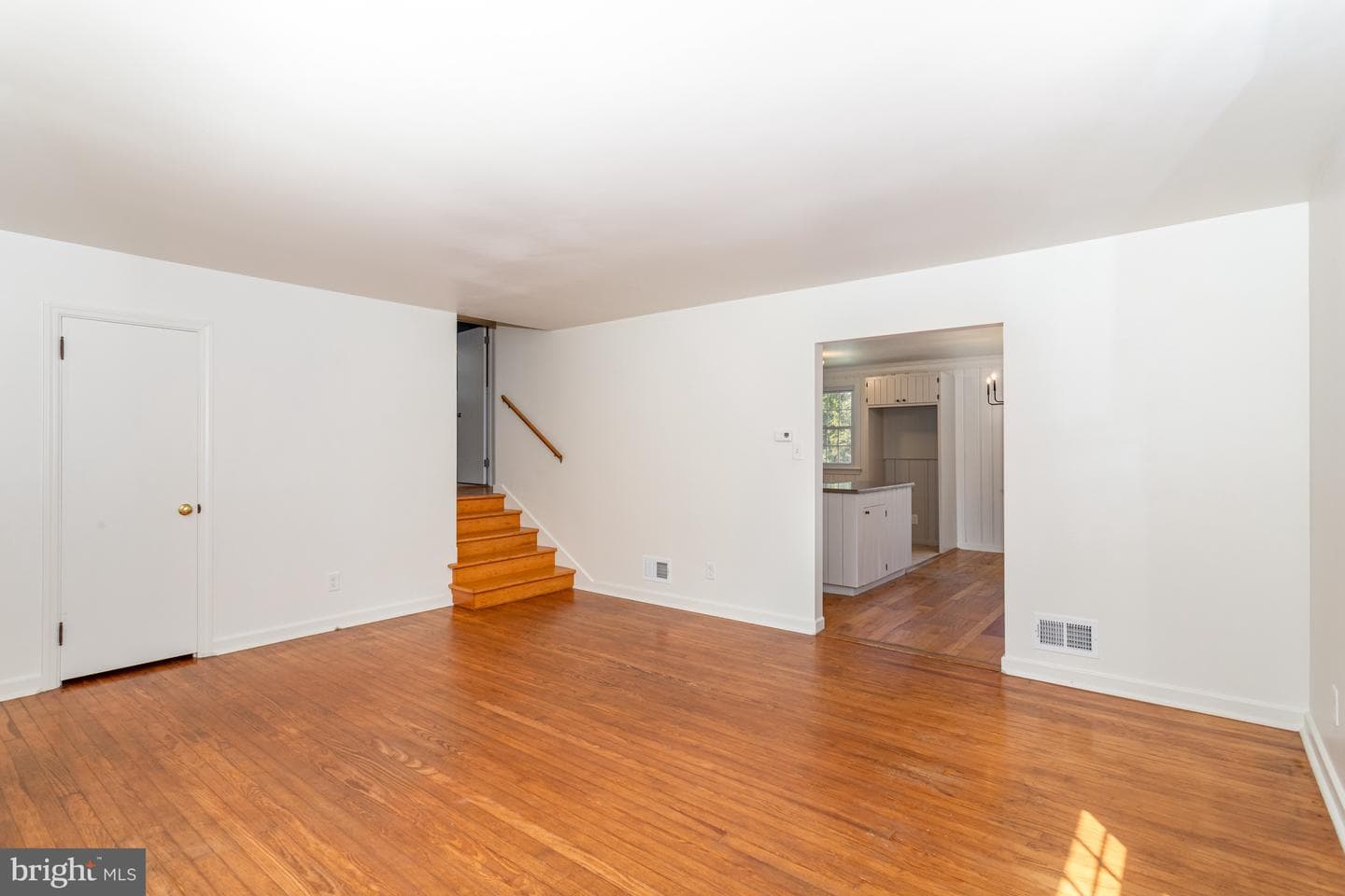 421 Laurel Avenue photo 7