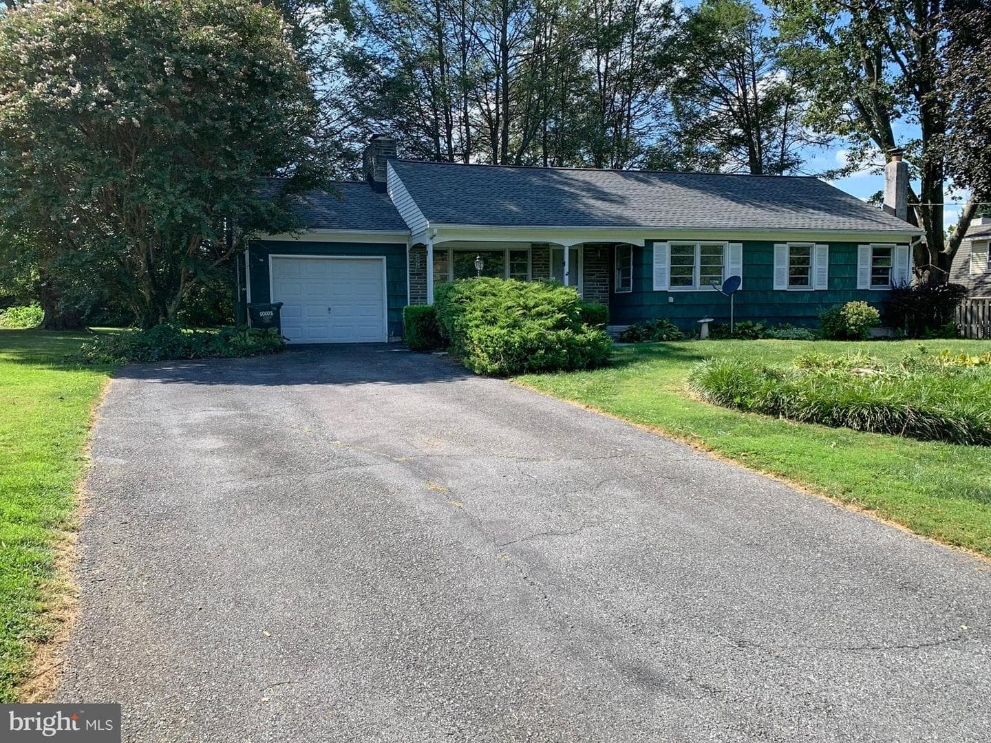 2022 Meadow Ridge Drive photo 2
