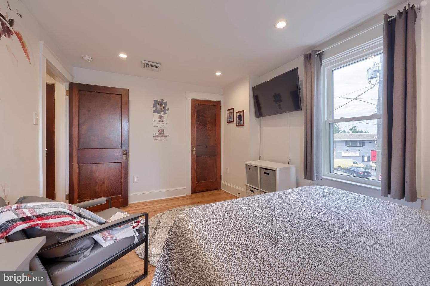 759 N Franklin Street N photo 34