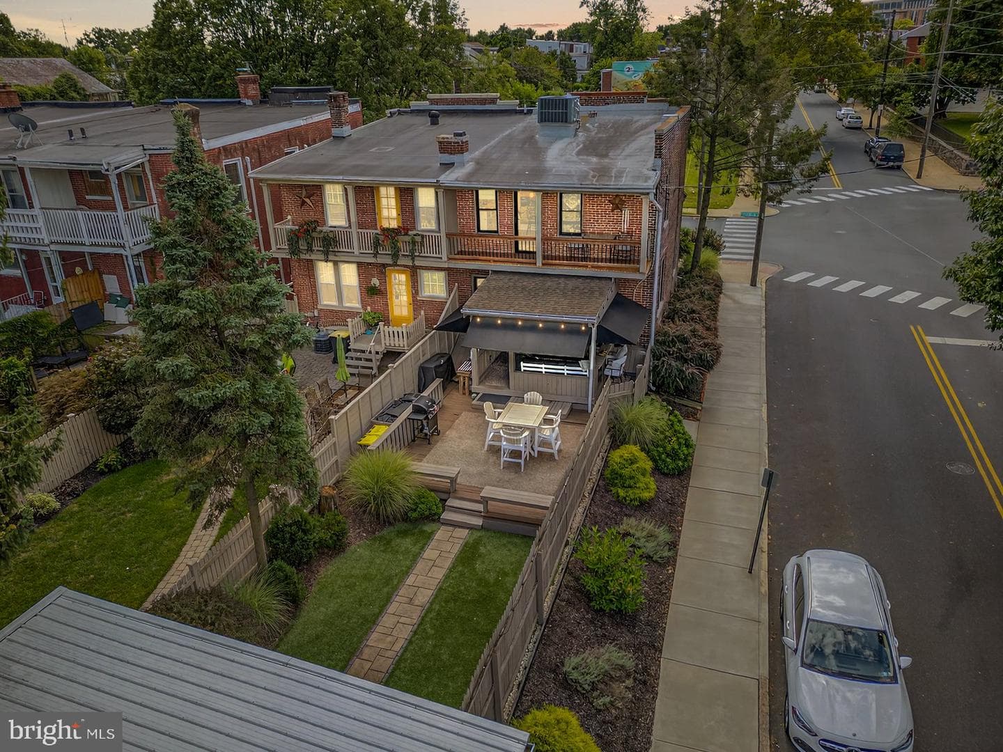 759 N Franklin Street N photo 64