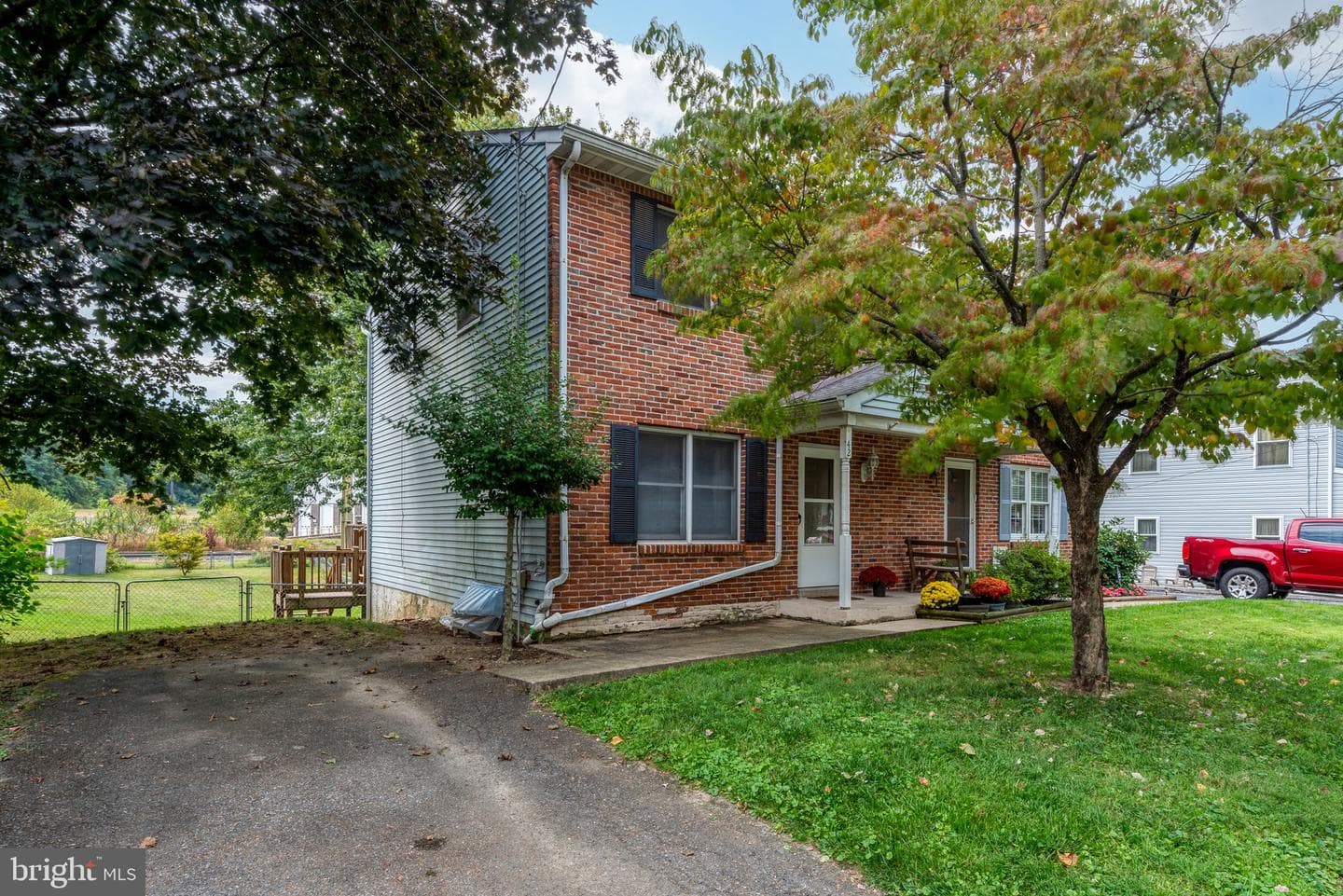 42 Froelich Avenue photo 3