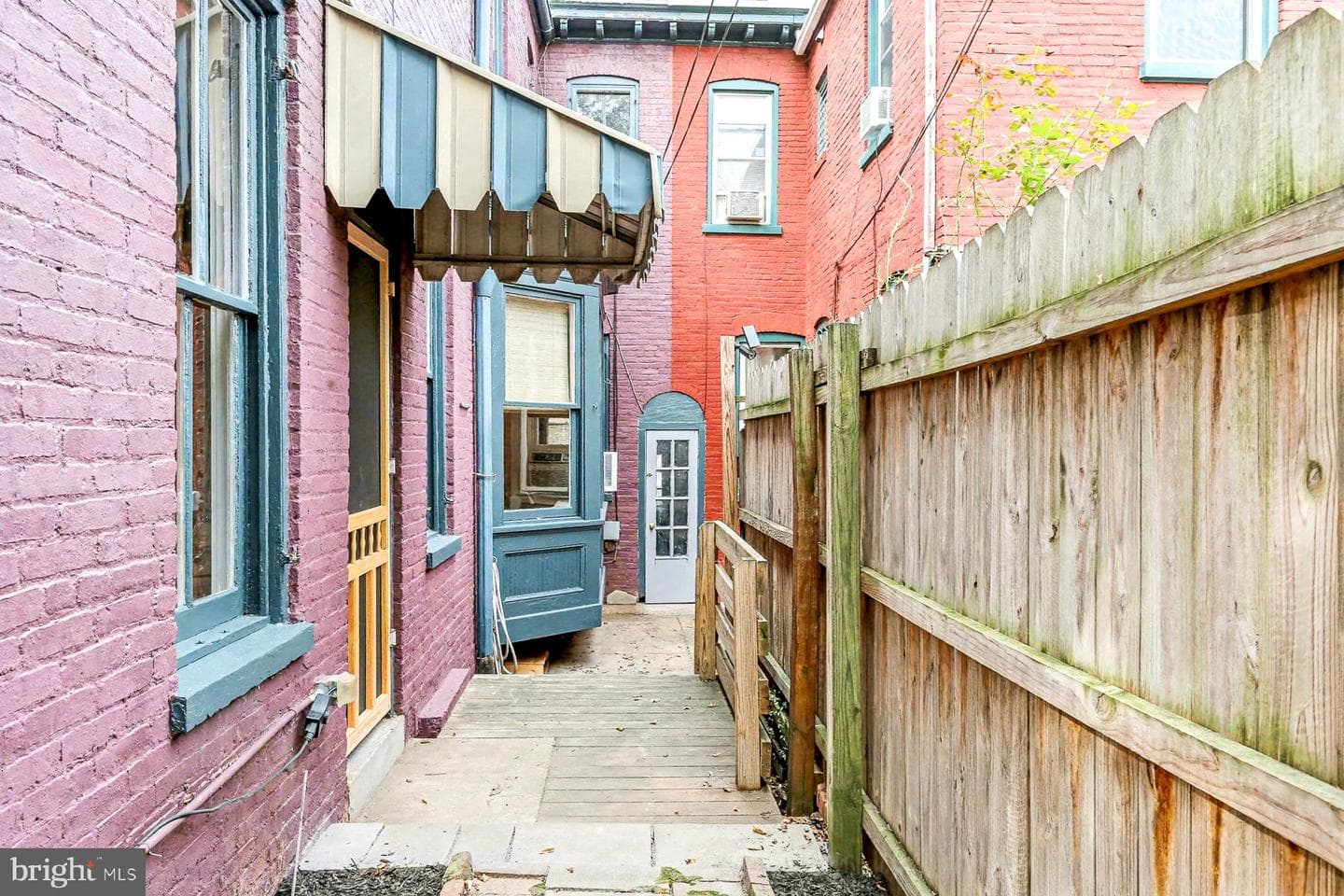 16 W Liberty Street photo 20