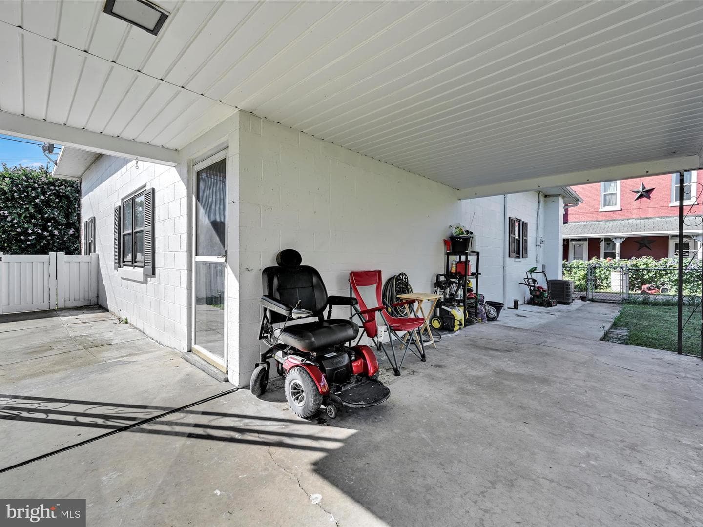343 Poplar Street photo 11