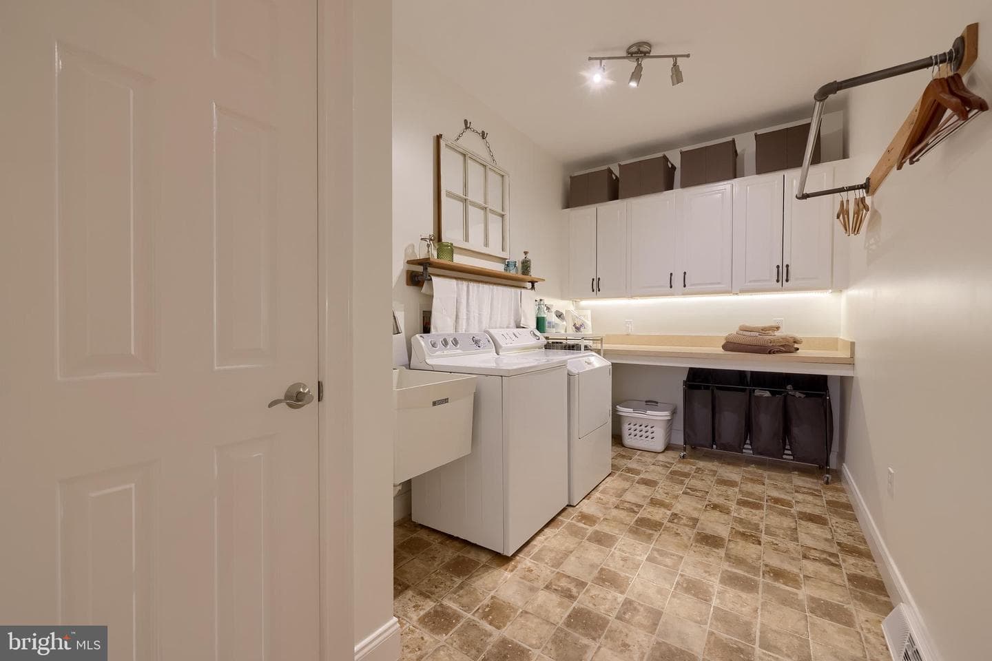 391 Ecker Drive photo 33