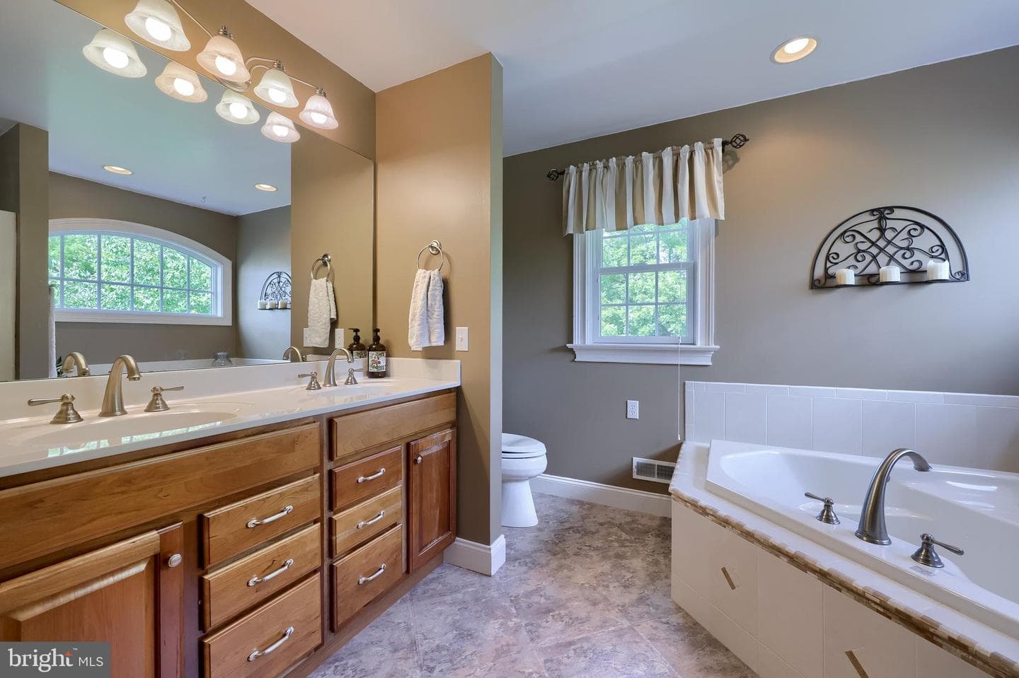 391 Ecker Drive photo 44