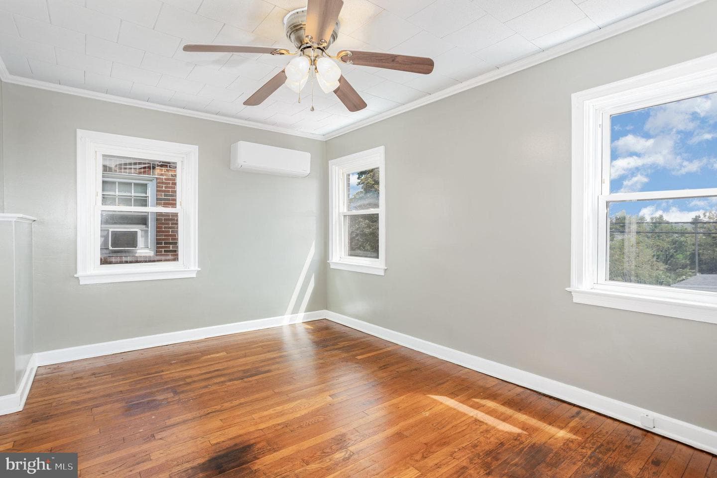 236 Locust Street photo 16