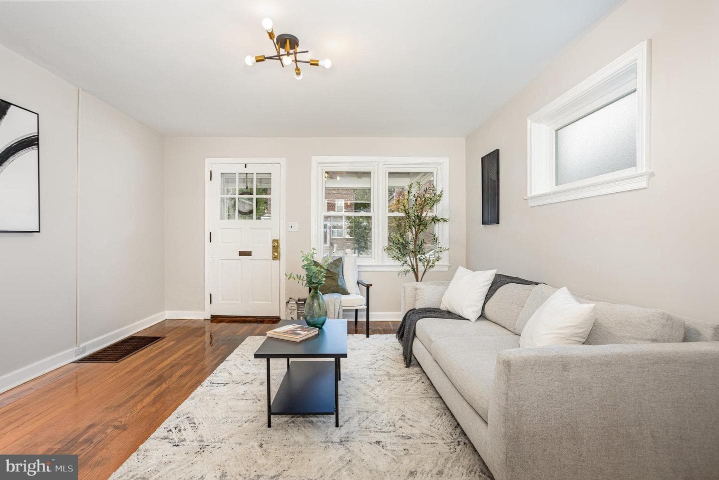 236 Locust Street photo 6
