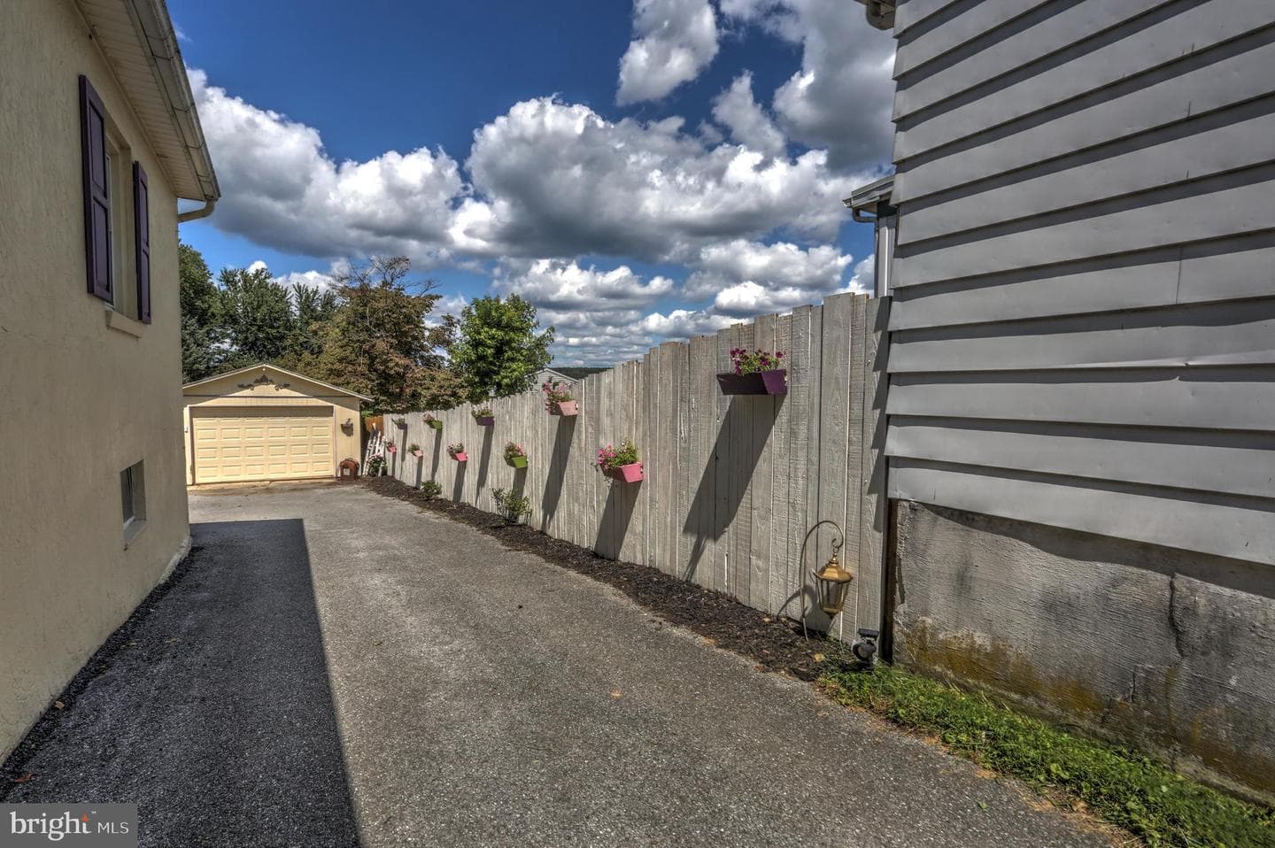 2085 Main Street photo 27
