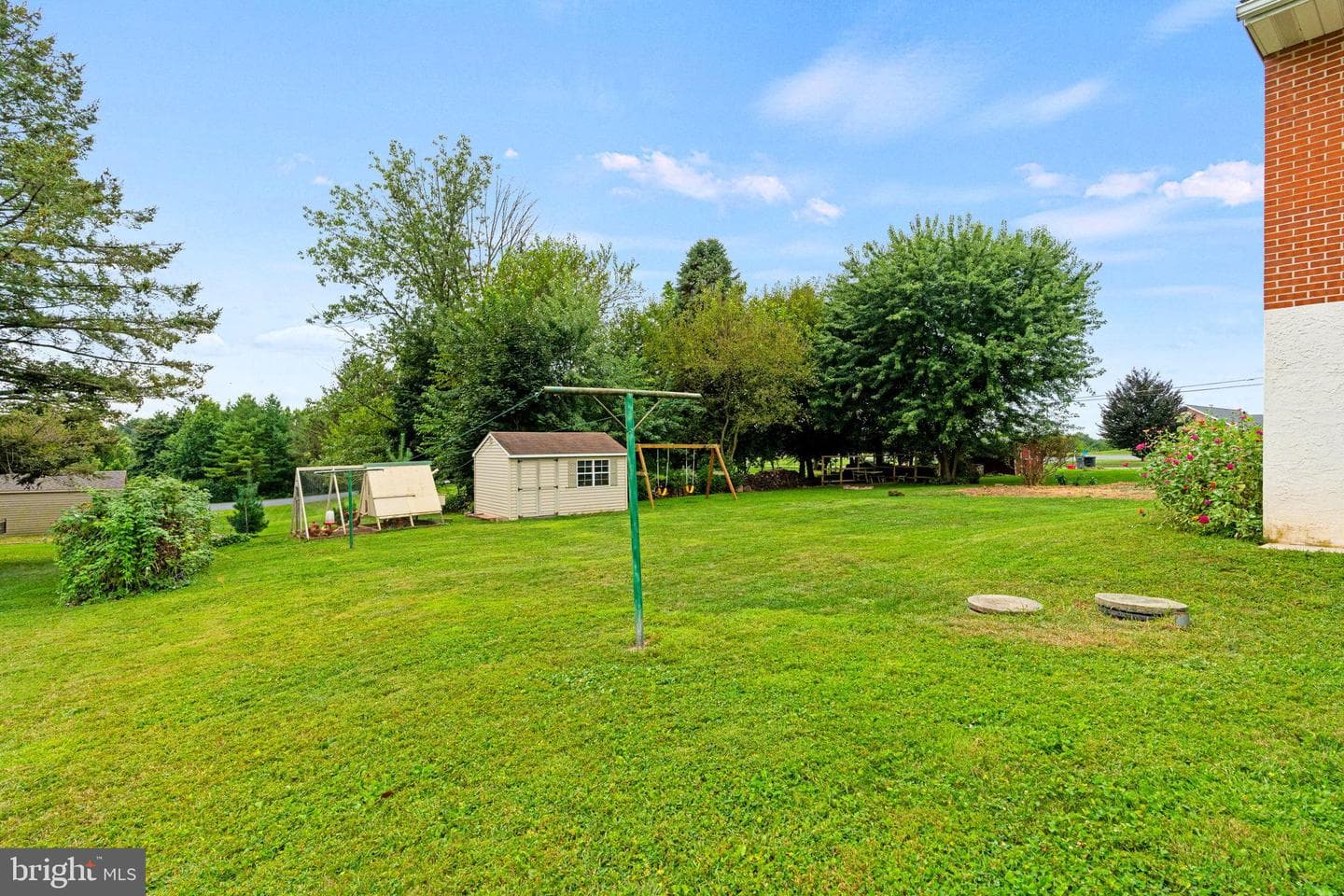 406 E 28th Division Highway photo 23