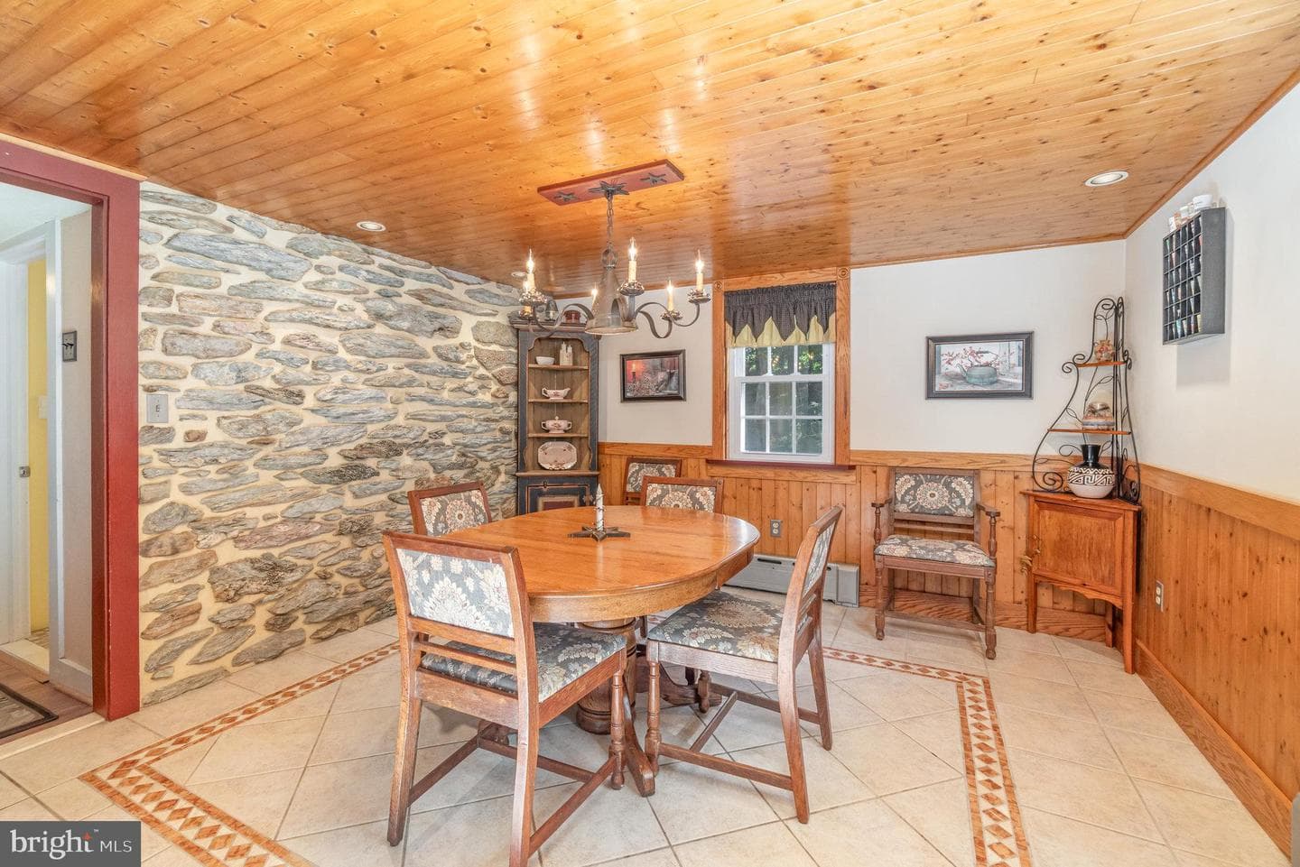 658 Martic Heights Drive photo 6