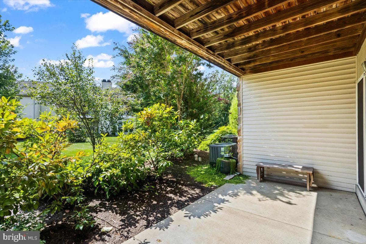225 Greenview Dr photo 23
