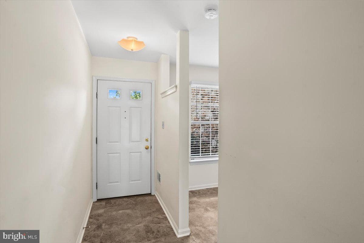 225 Greenview Dr photo 4