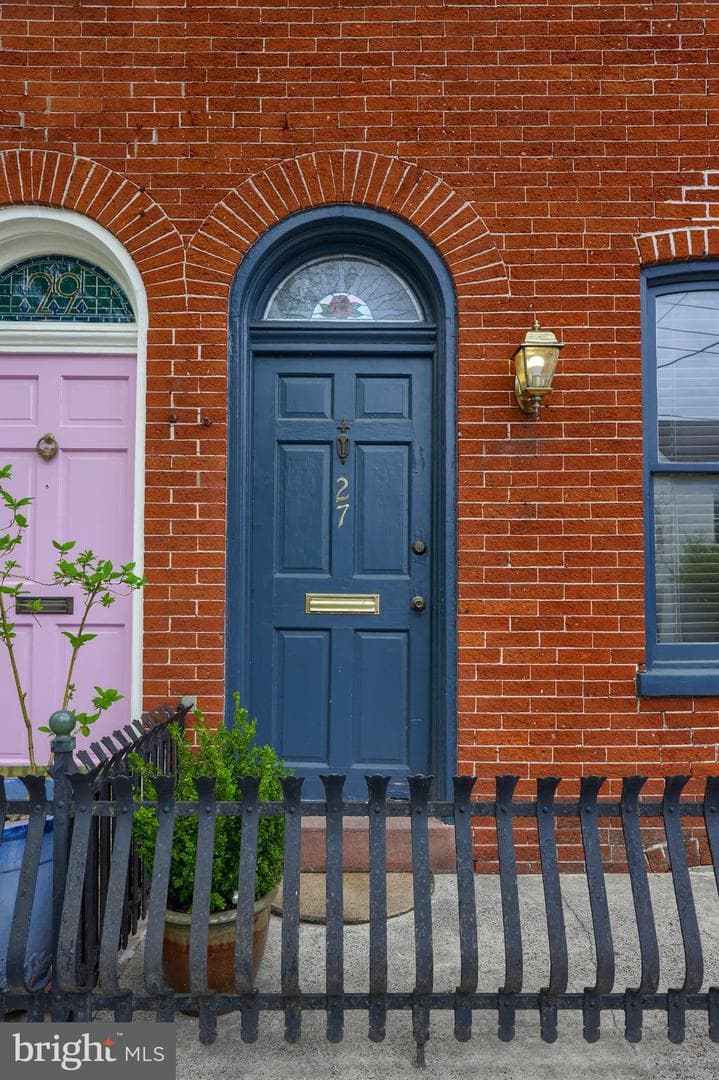 27 N Mulberry Street photo 2