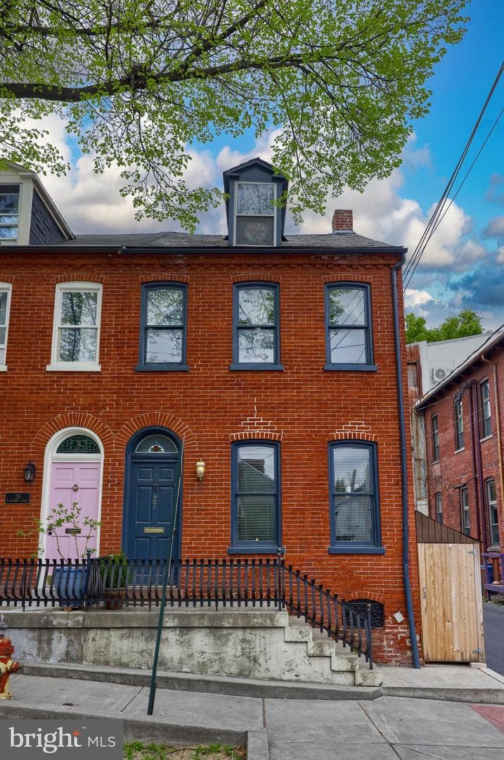 27 N Mulberry Street photo 3