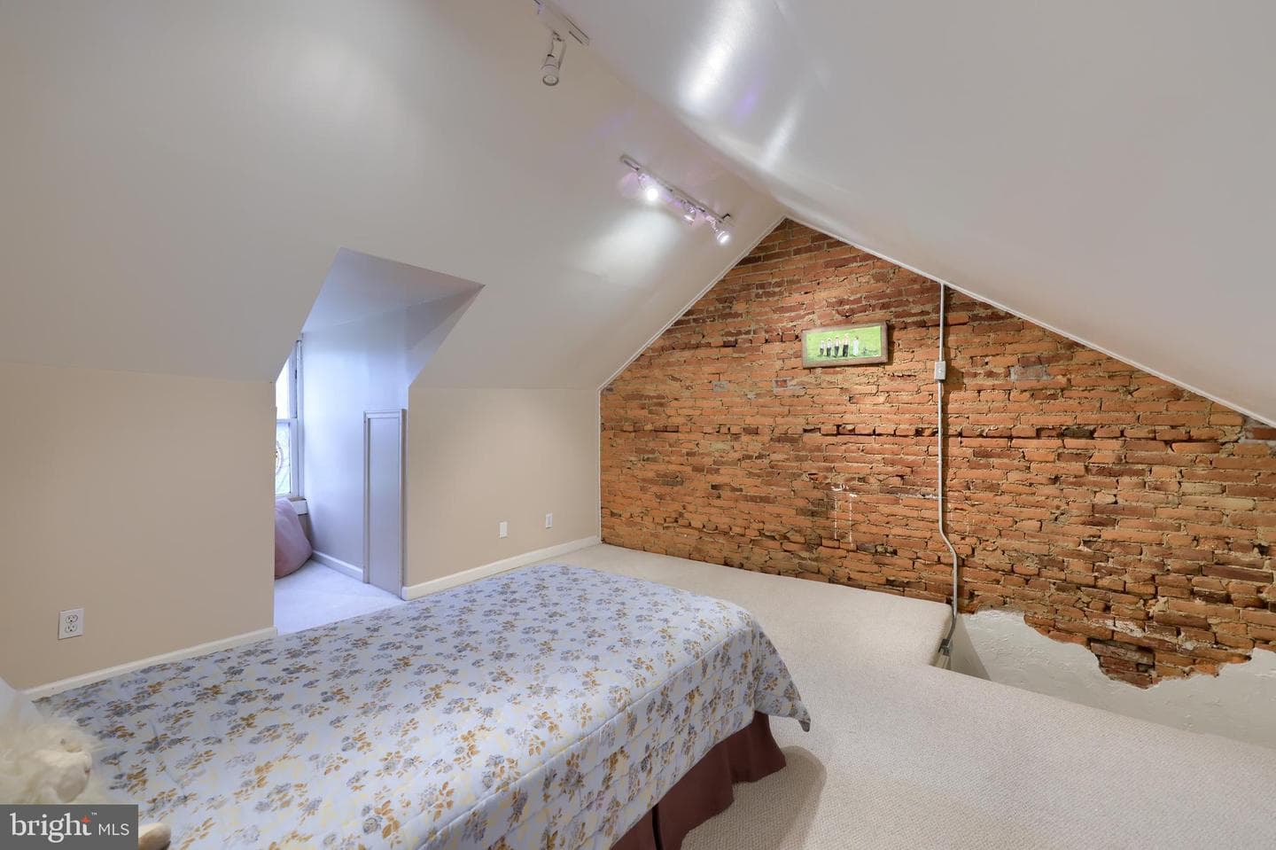 27 N Mulberry Street photo 37