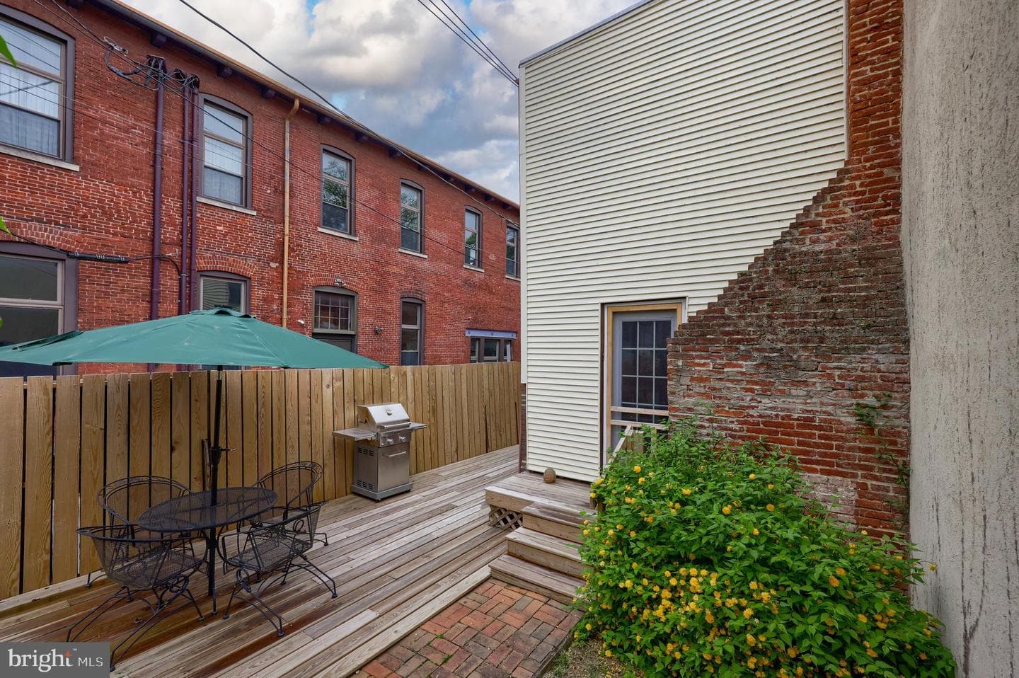 27 N Mulberry Street photo 8