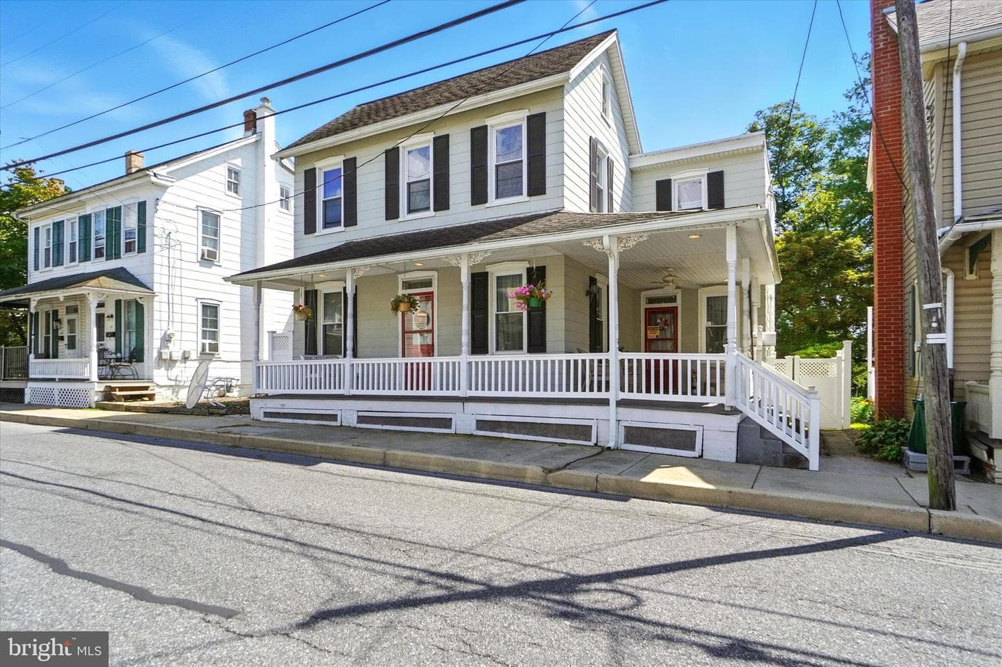 131 N Cedar Street photo 1