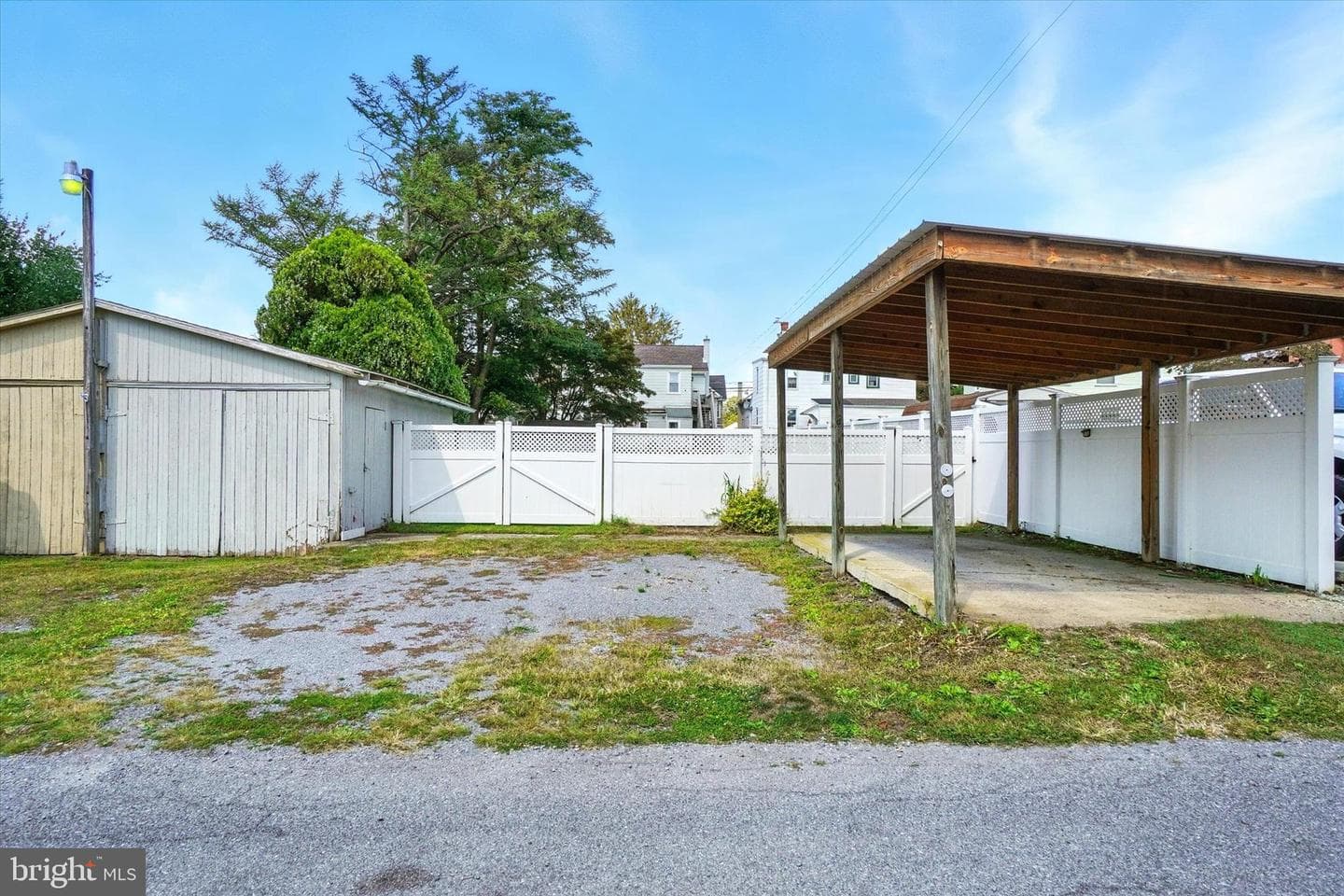131 N Cedar Street photo 28