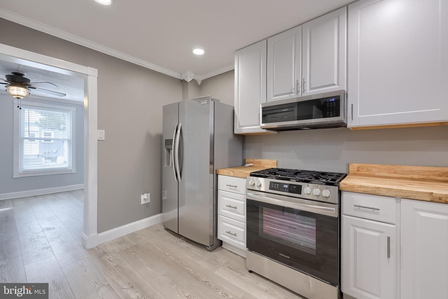 587 Zook Avenue photo 11
