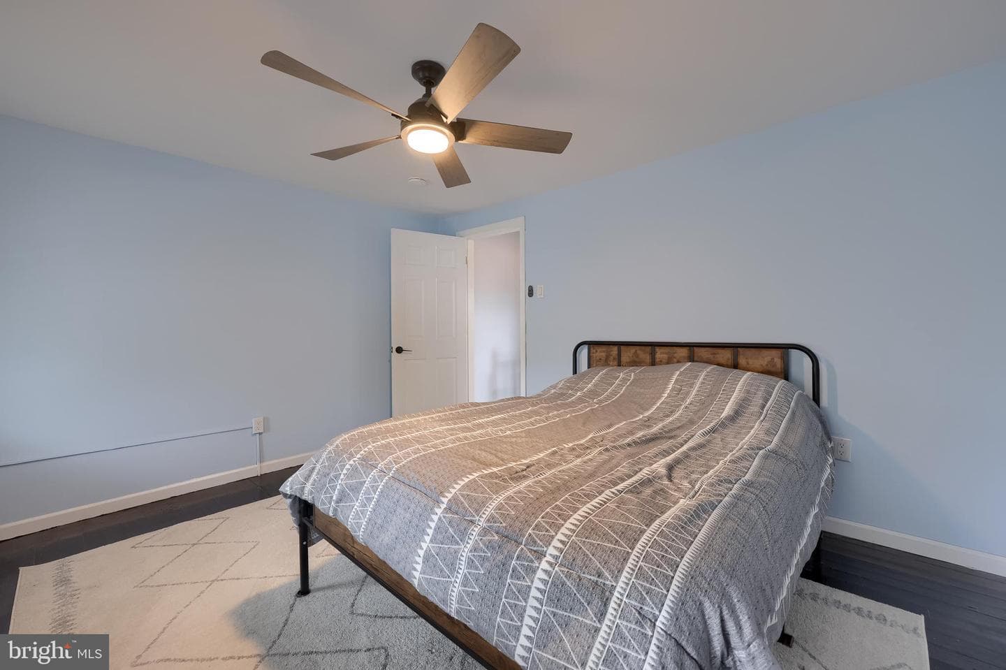 587 Zook Avenue photo 21