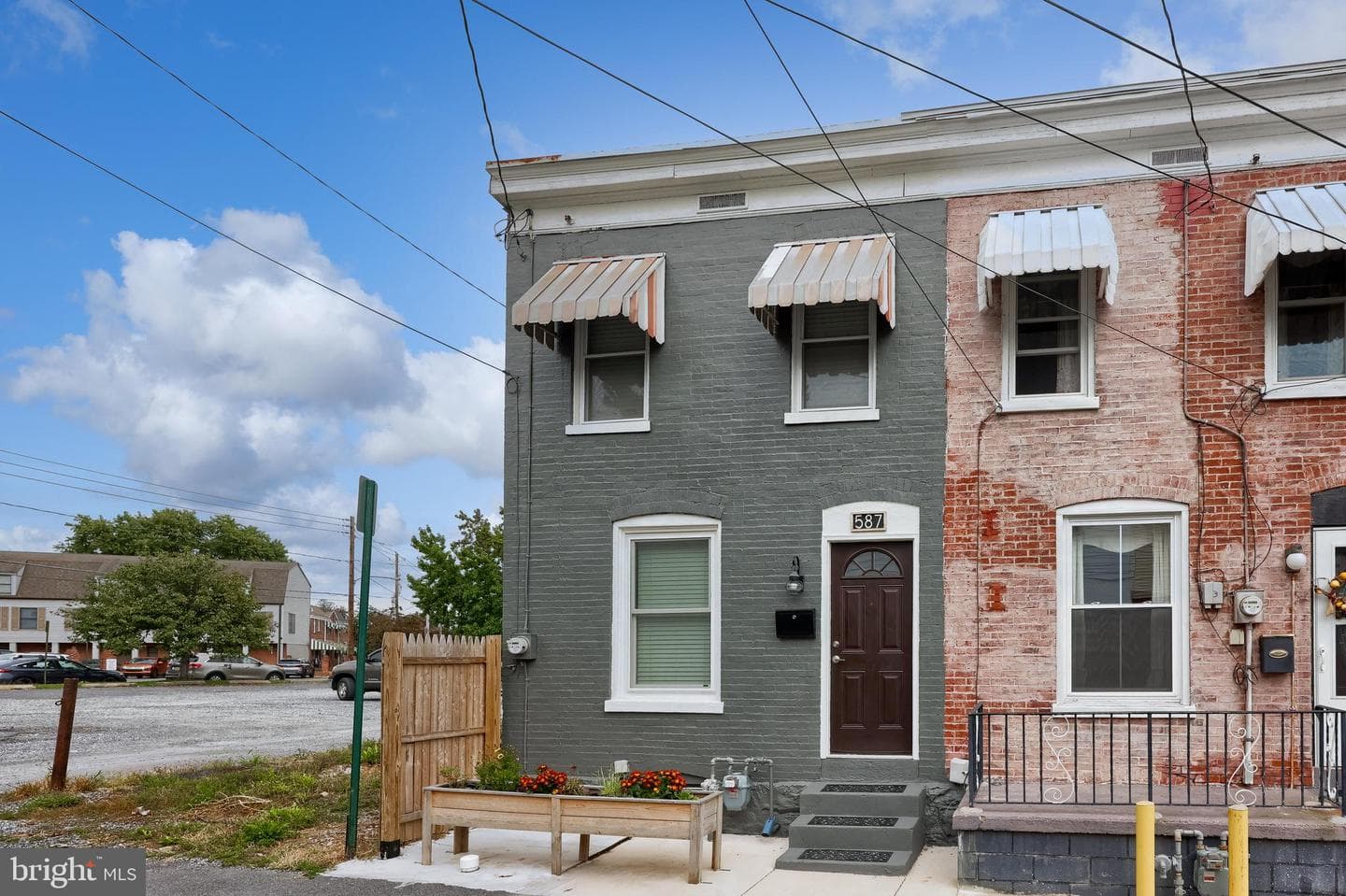 587 Zook Avenue photo 3