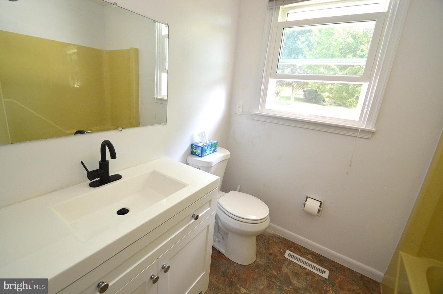 373 Primrose Lane photo 12